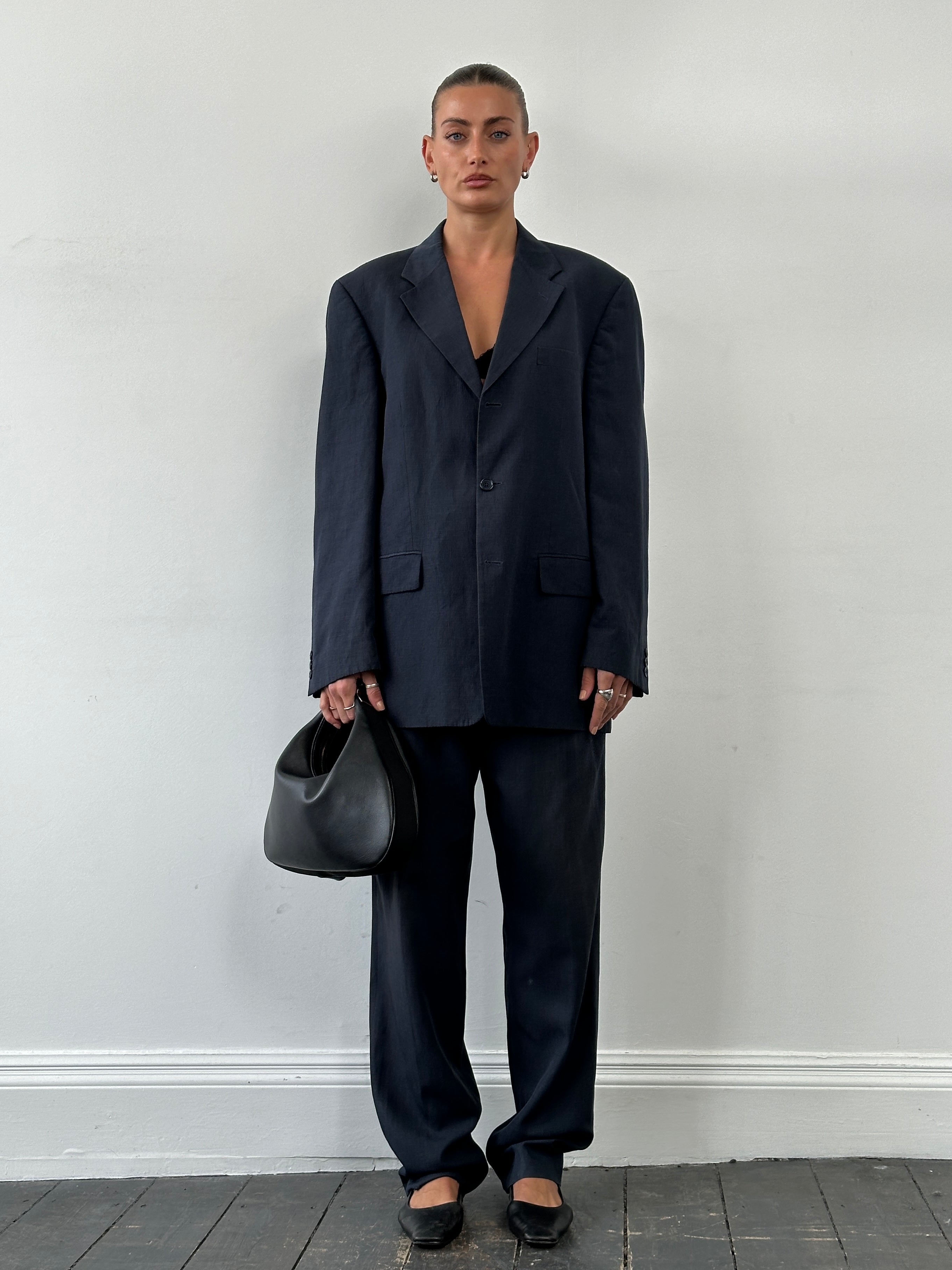 Vintage linen lyocel single-breasted suit in size 40R/W32, featuring a tailored fit and classic design.