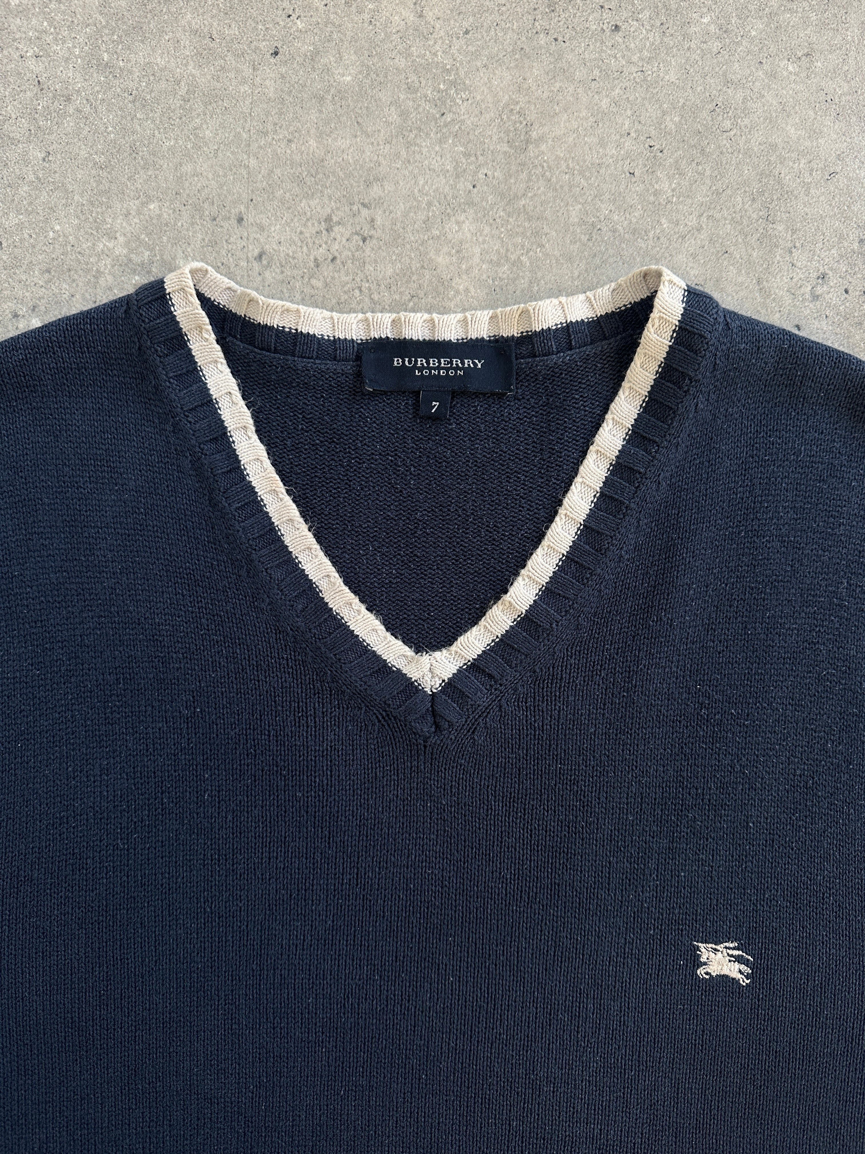Burberry London 1990s cotton sleeveless logo knitted jumper in XL, featuring classic Burberry pattern and logo detail.