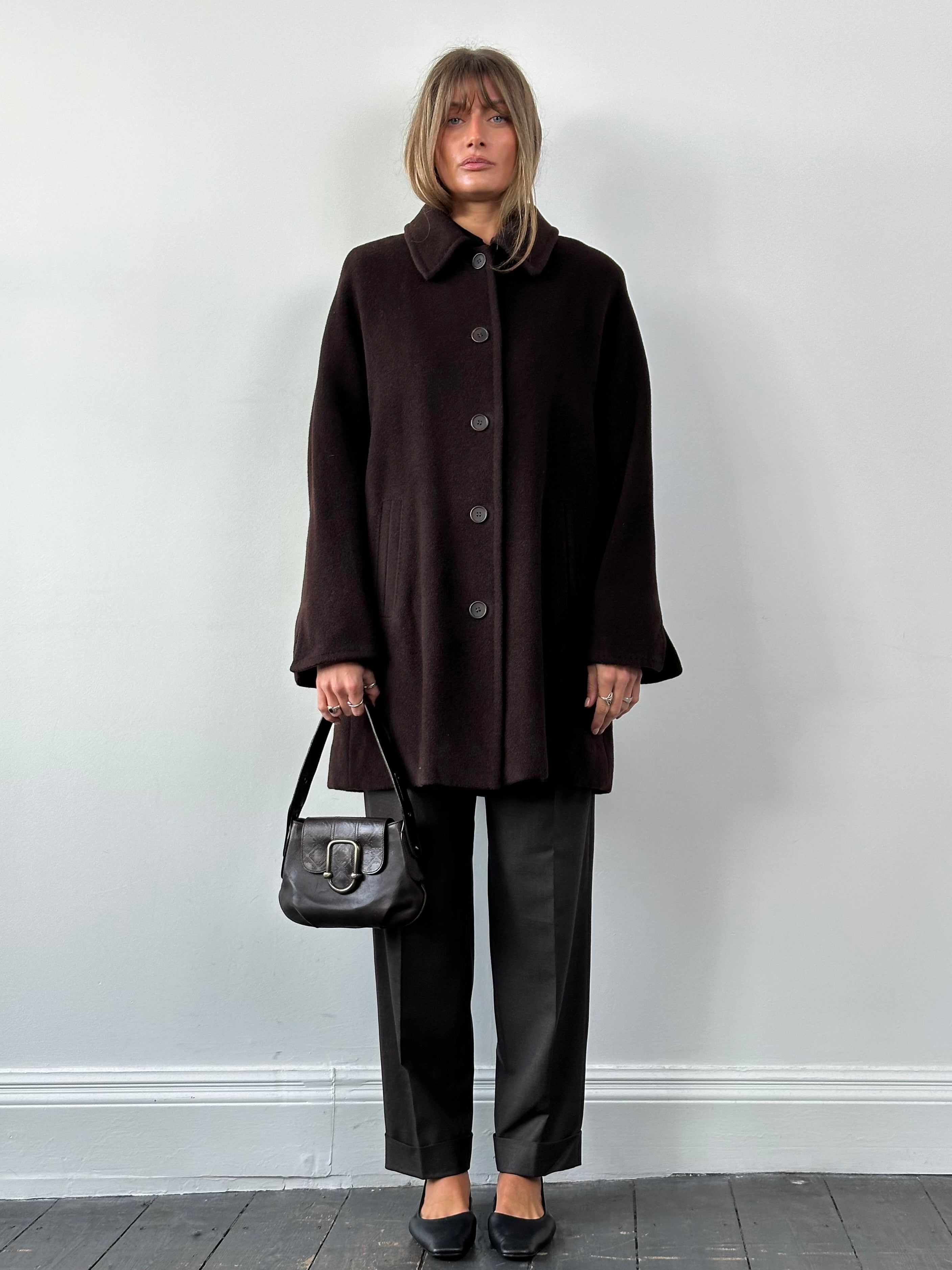 Luisa Spagnoli wool mohair single-breasted coat in size L/XL, stylish long coat with classic collar and button closure.