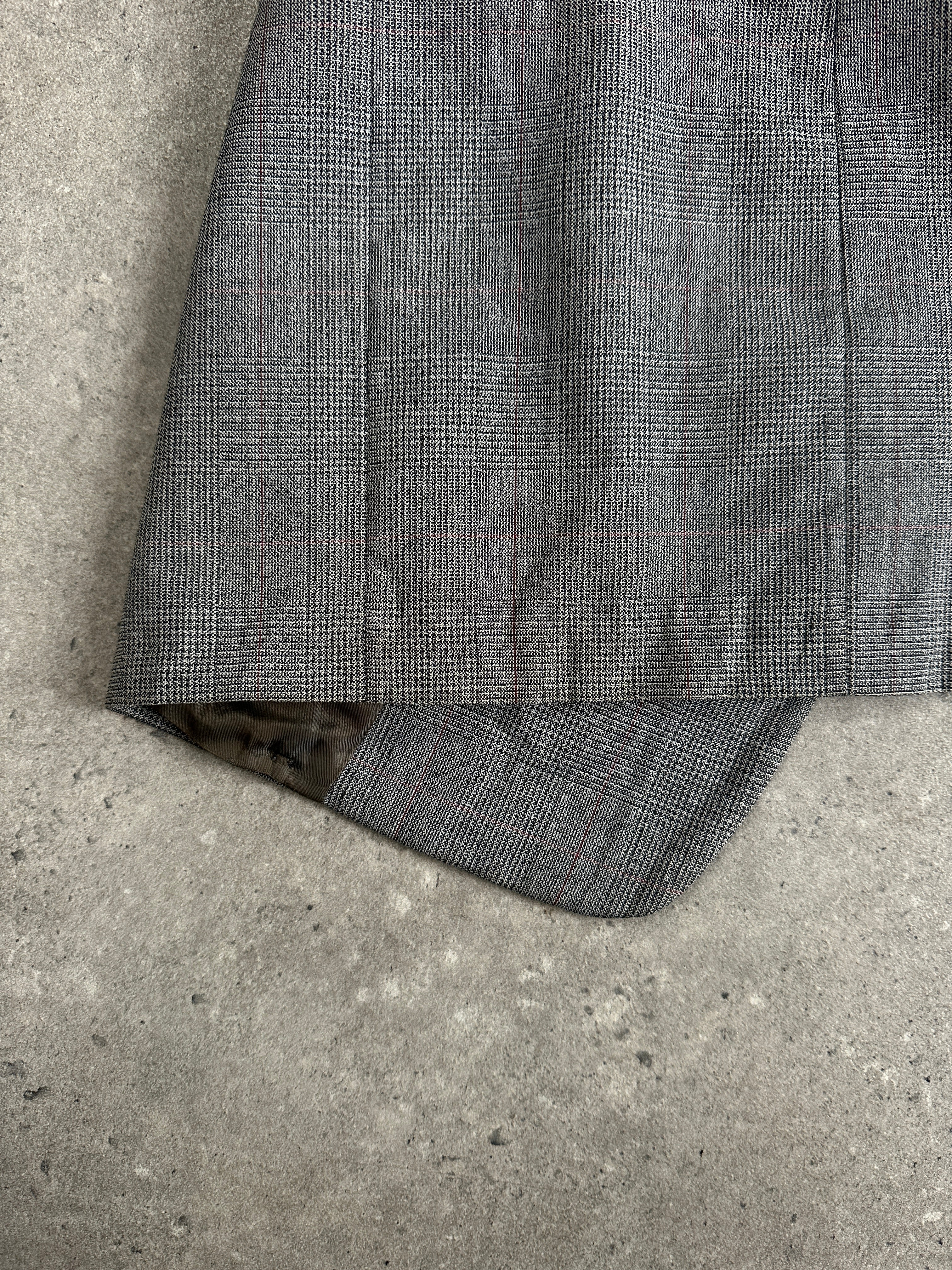 Christian Dior Monsieur 1990s wool check single-breasted blazer in size 42R/XL, featuring a classic tailored fit and check pattern.