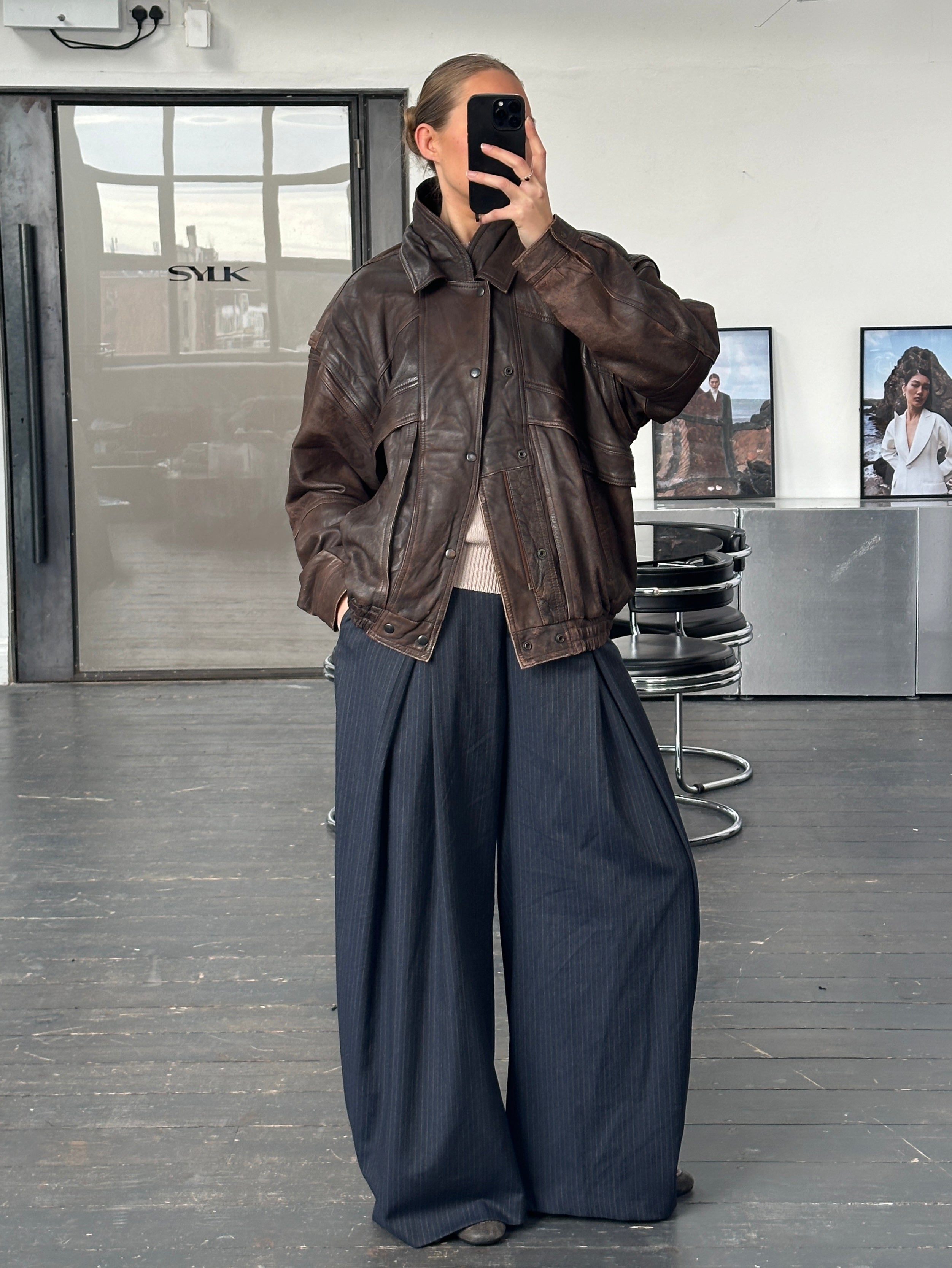 Vintage 1990s leather bomber jacket with double collar in aged leather, XL size, featuring classic vintage style.