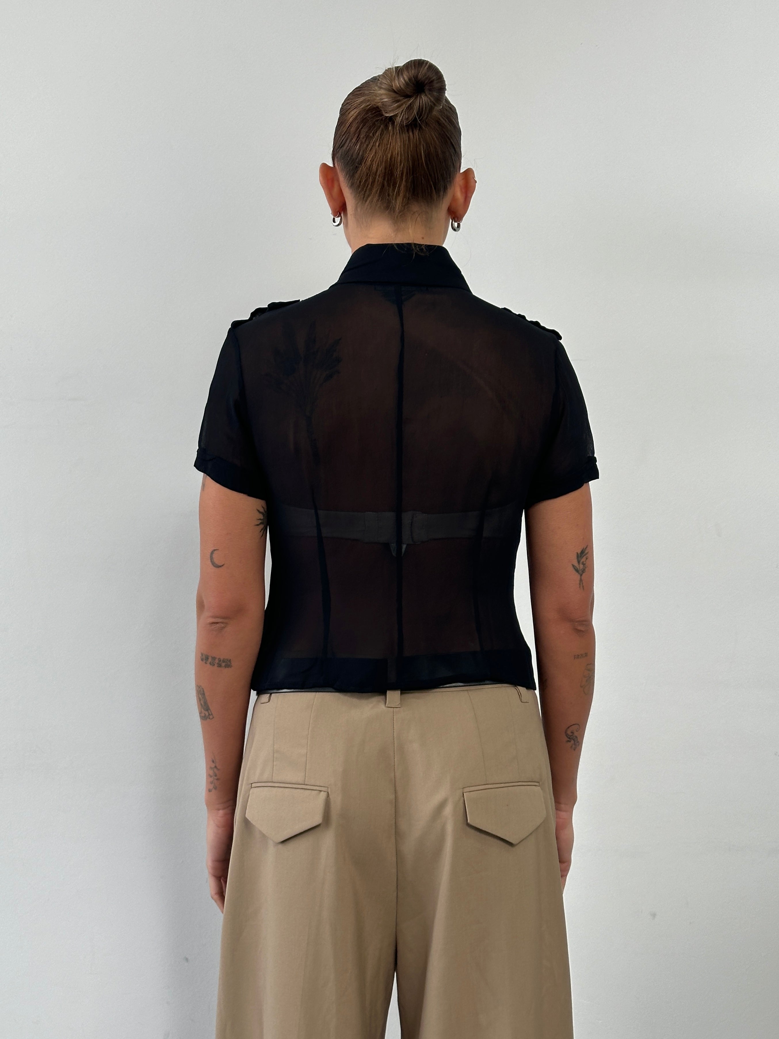Vintage Italian sheer short sleeve shirt in S/M with lightweight, flowy fabric and classic design.