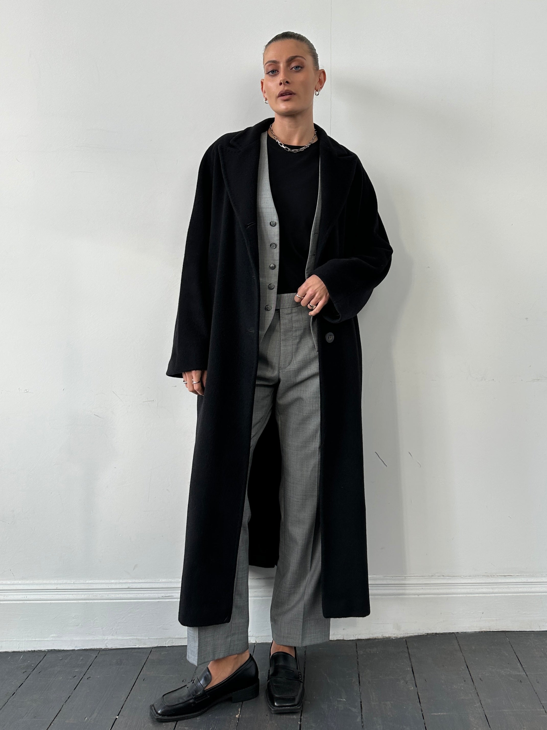 Pierre Cardin wool two-piece blazer and waistcoat suit set, size 40R/W32, featuring a tailored coat and matching waistcoat.