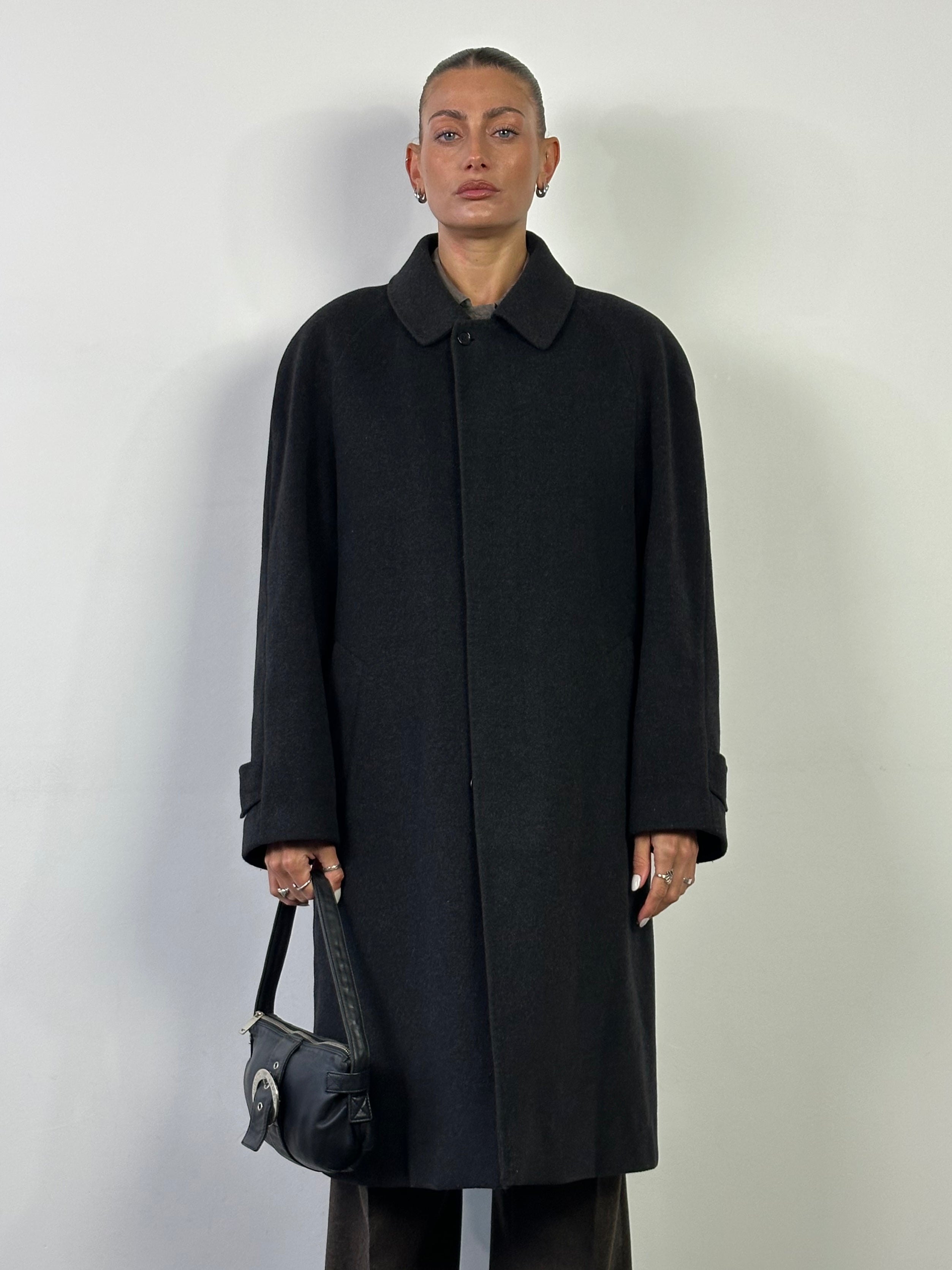 Vintage Italian vintage wool and cashmere coat with concealed placket, size L/XL, stylish and warm outerwear.