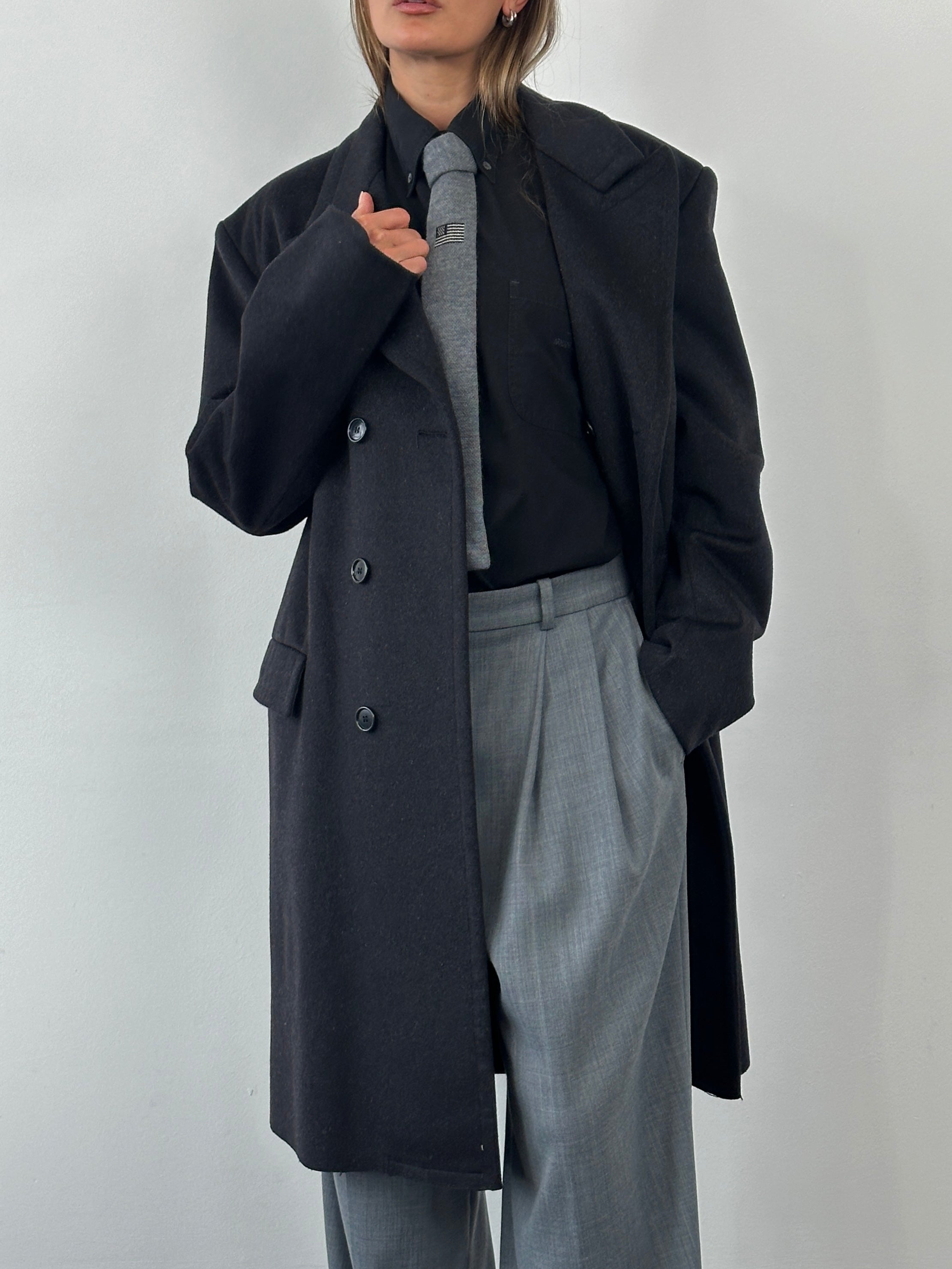 Vintage Italian 1980s wool double-breasted coat in XL, classic style with tailored lapels and timeless design.