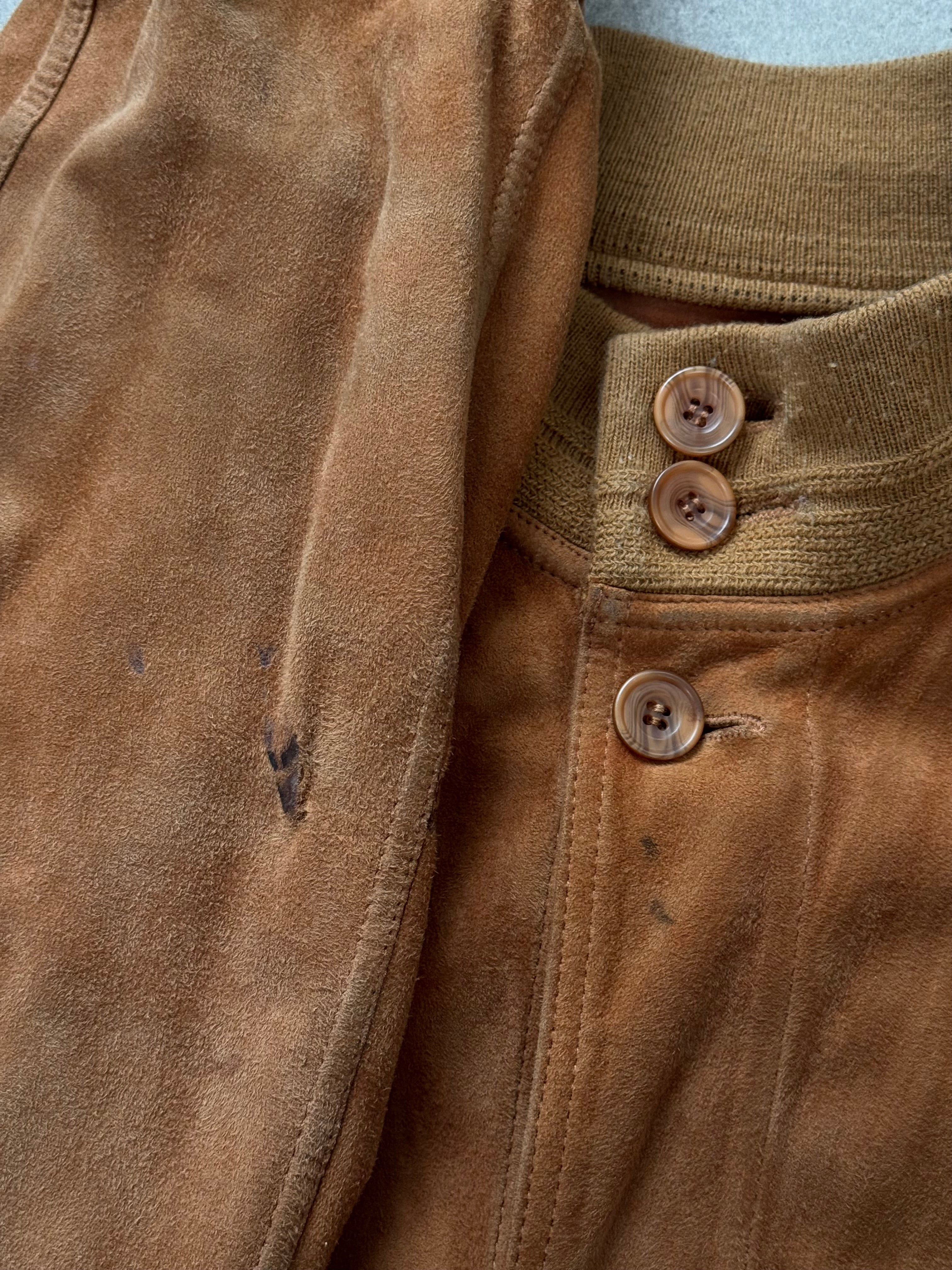 Vintage Italian 1980s reversible suede leather jacket, size large, with classic design and soft textured suede exterior.