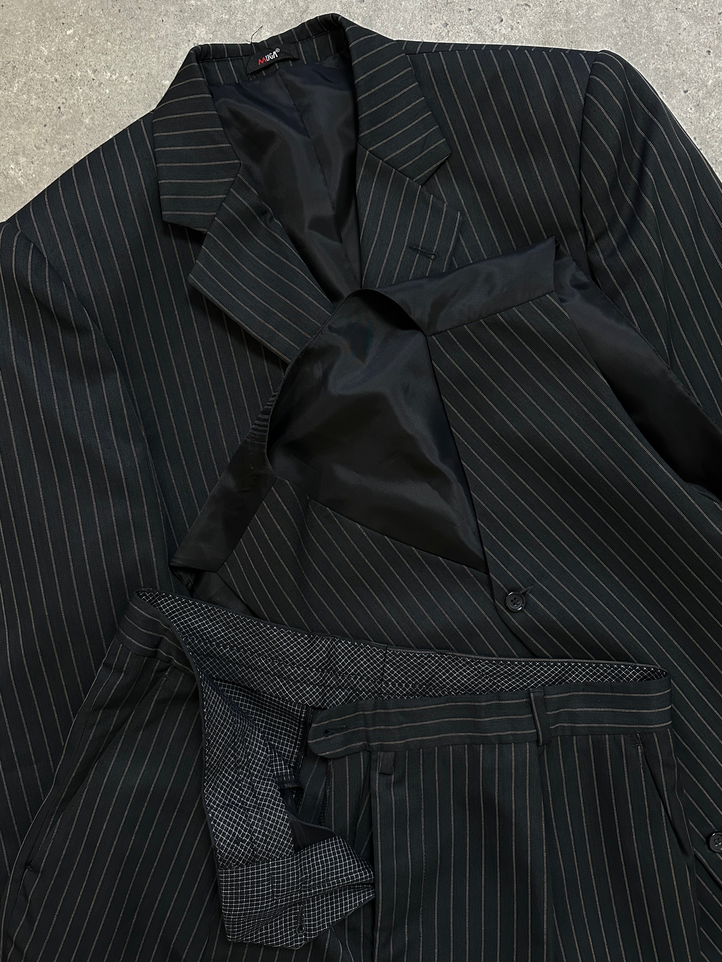 Italian vintage pinstripe cotton three-piece suit in size 40R, featuring a jacket, waistcoat, and trousers with classic pinstripe design.