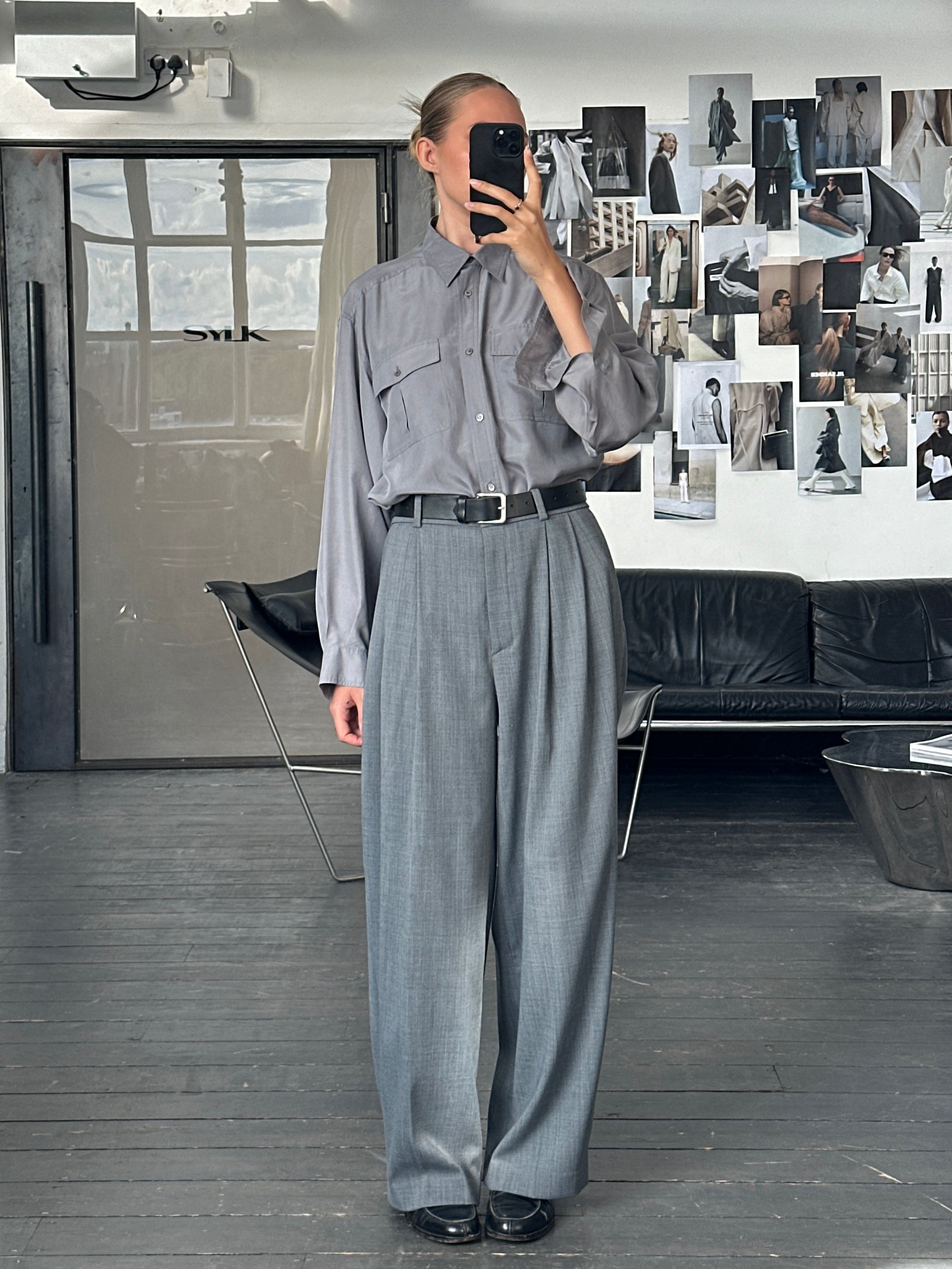 Vintage 1990s relaxed pure silk shirt, size large, featuring a soft, flowing fabric and classic collar design.