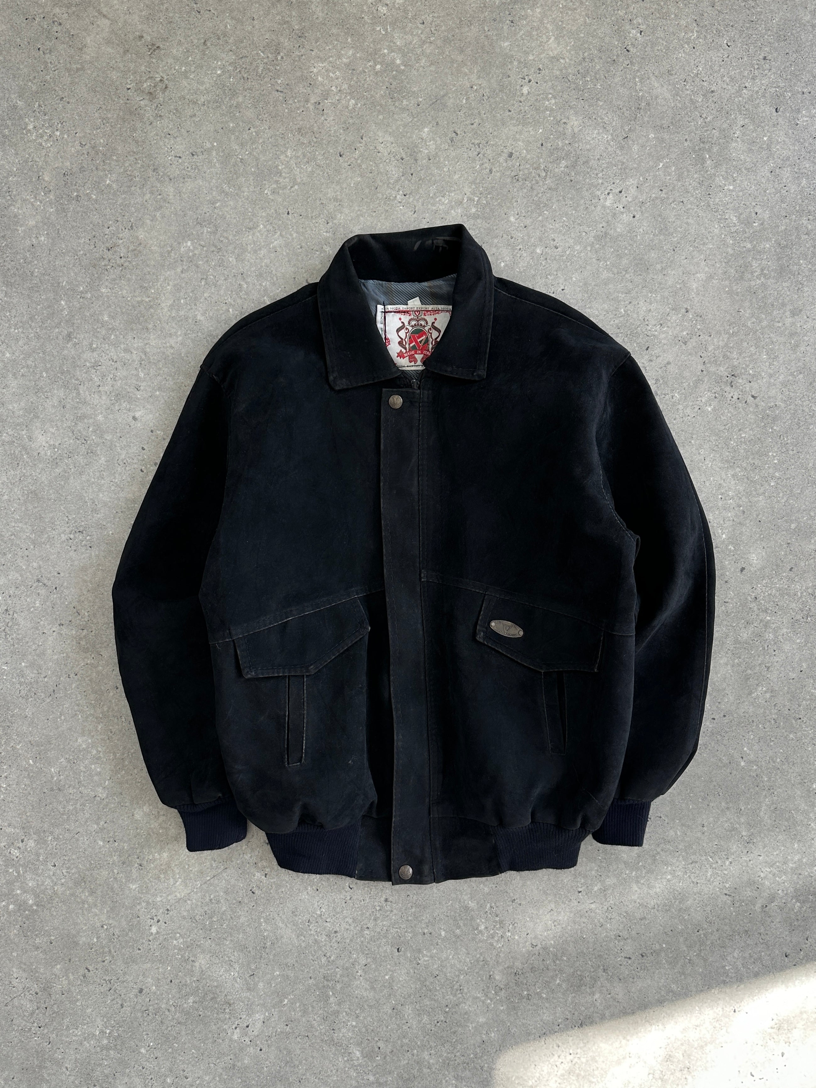 Italian vintage faux suede bomber jacket in XL, showcasing classic design, soft texture, and stylish fit.