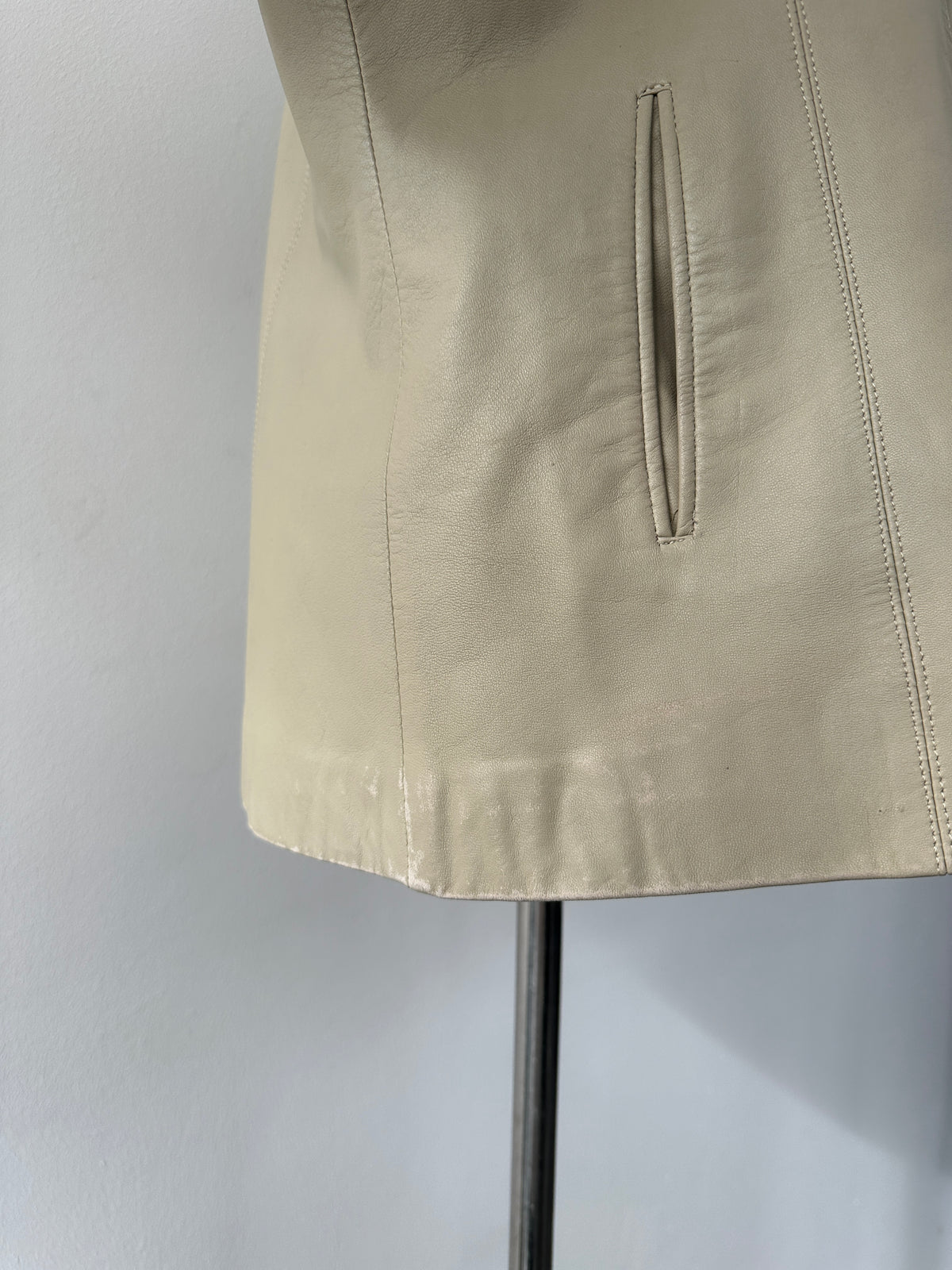 Vintage 1990s high neck leather jacket with contrast details, size M, featuring classic vintage leather fashion.