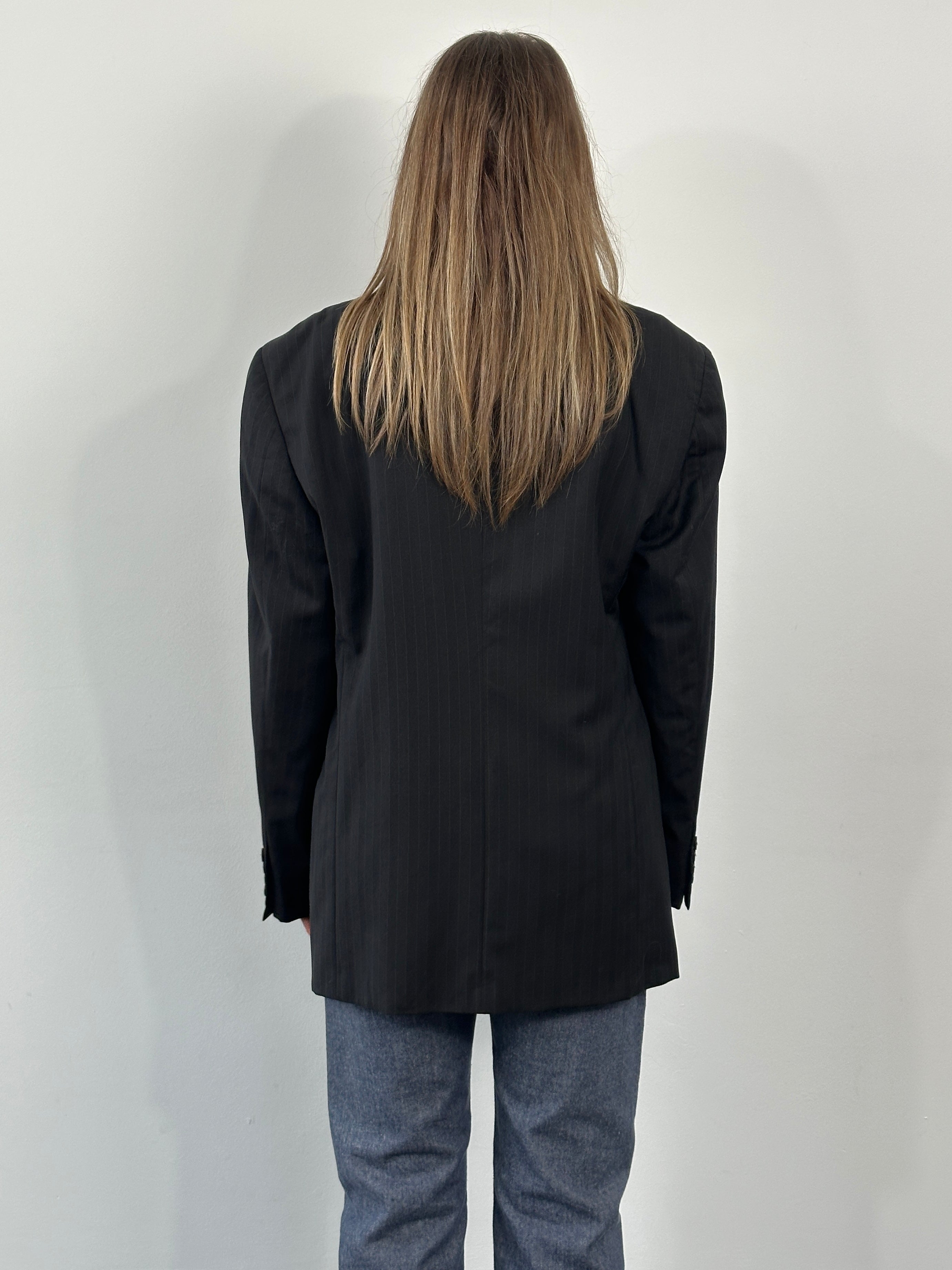Armani Collezioni 2000s pure wool pinstripe blazer in size 40R/L, tailored fit with classic navy pinstripes.