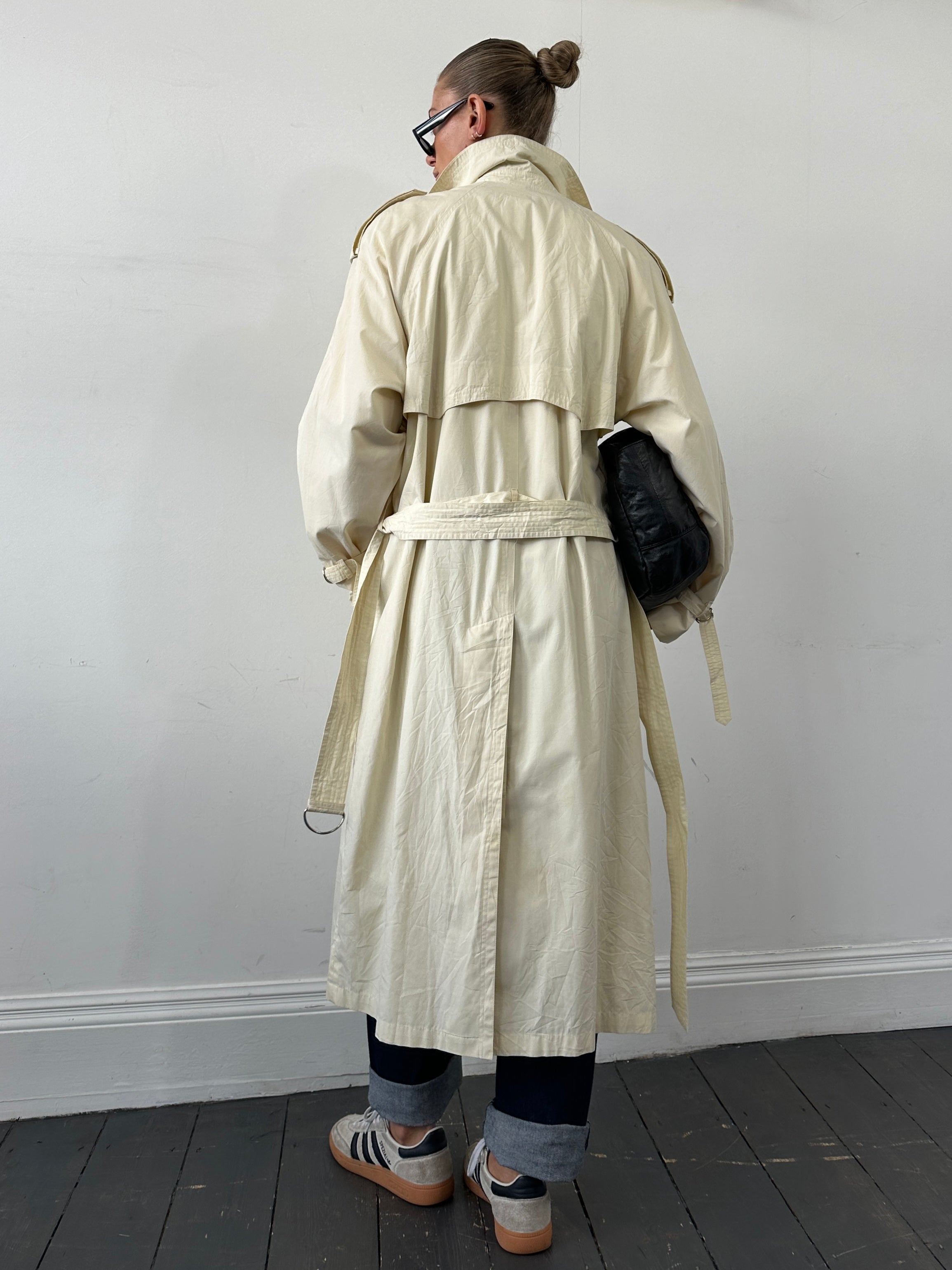 Yves Saint Laurent Pour Homme trench coat in XL/XXL, stylish men's outerwear with classic design and high-quality fabric.