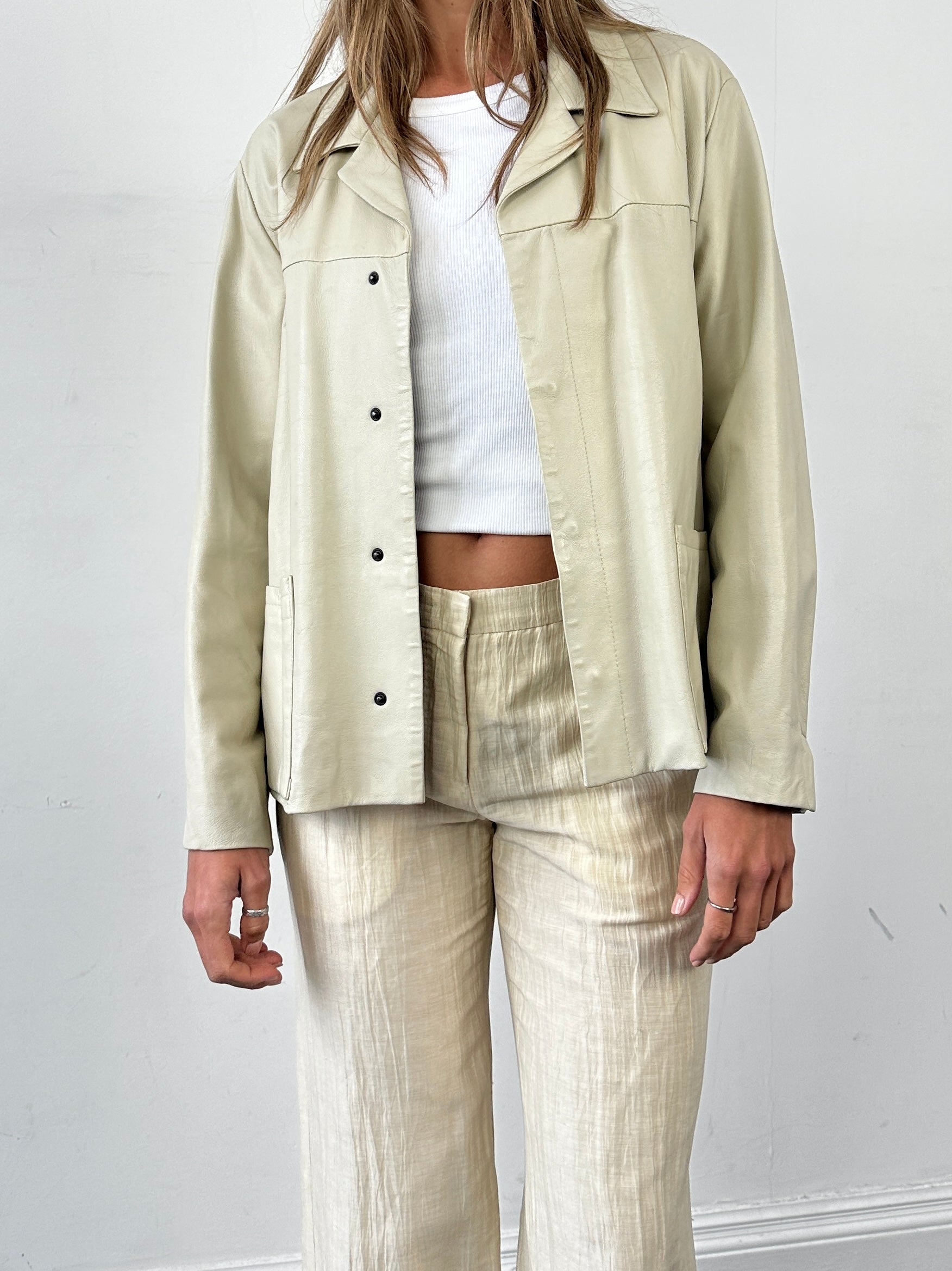 Italian Vintage smooth leather jacket in size M, featuring classic design and high-quality craftsmanship from the Vintage brand.