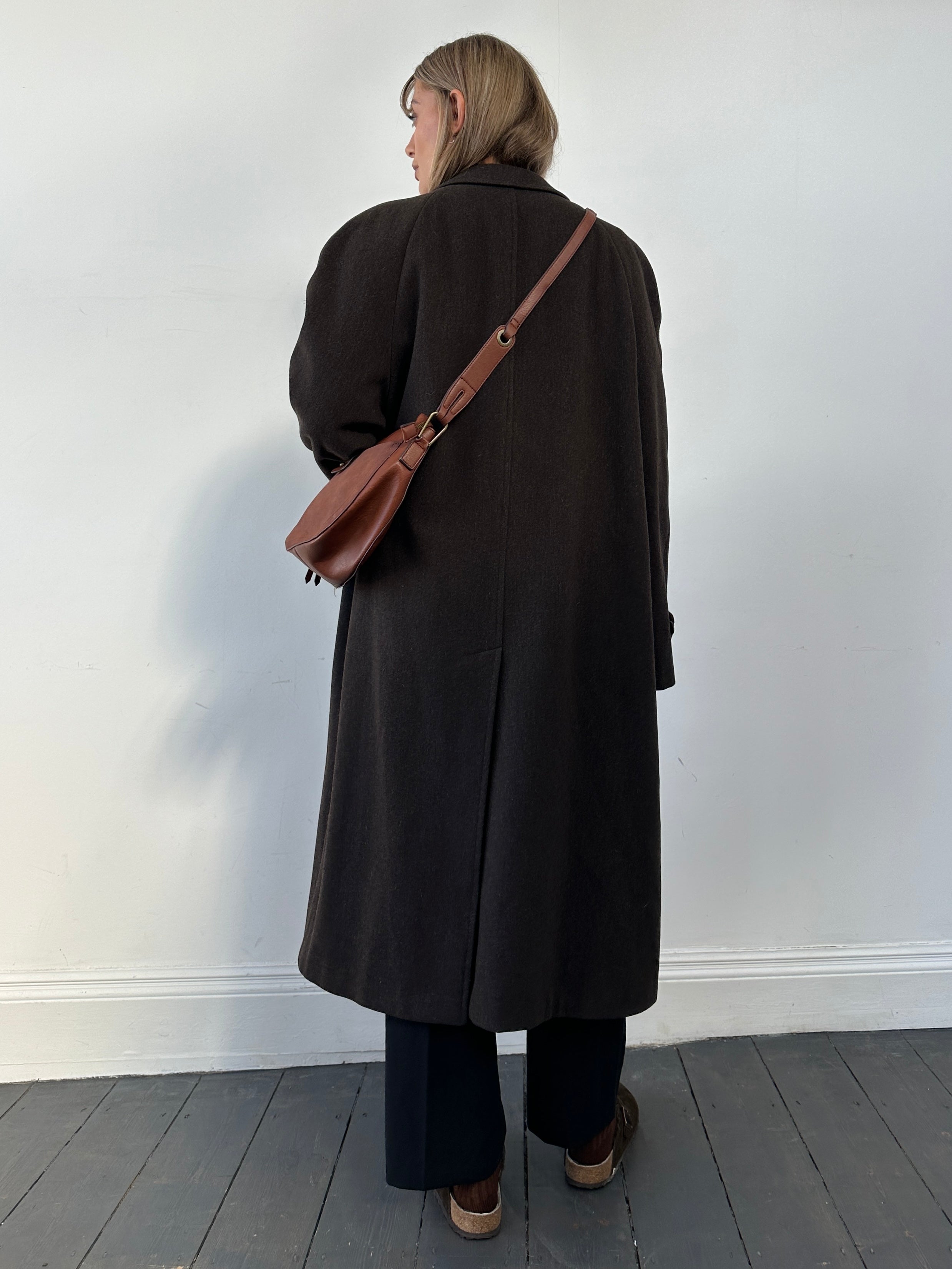 Giorgio Armani Le Collezioni wool coat with concealed placket in XL, stylish outerwear with a tailored fit and classic design.