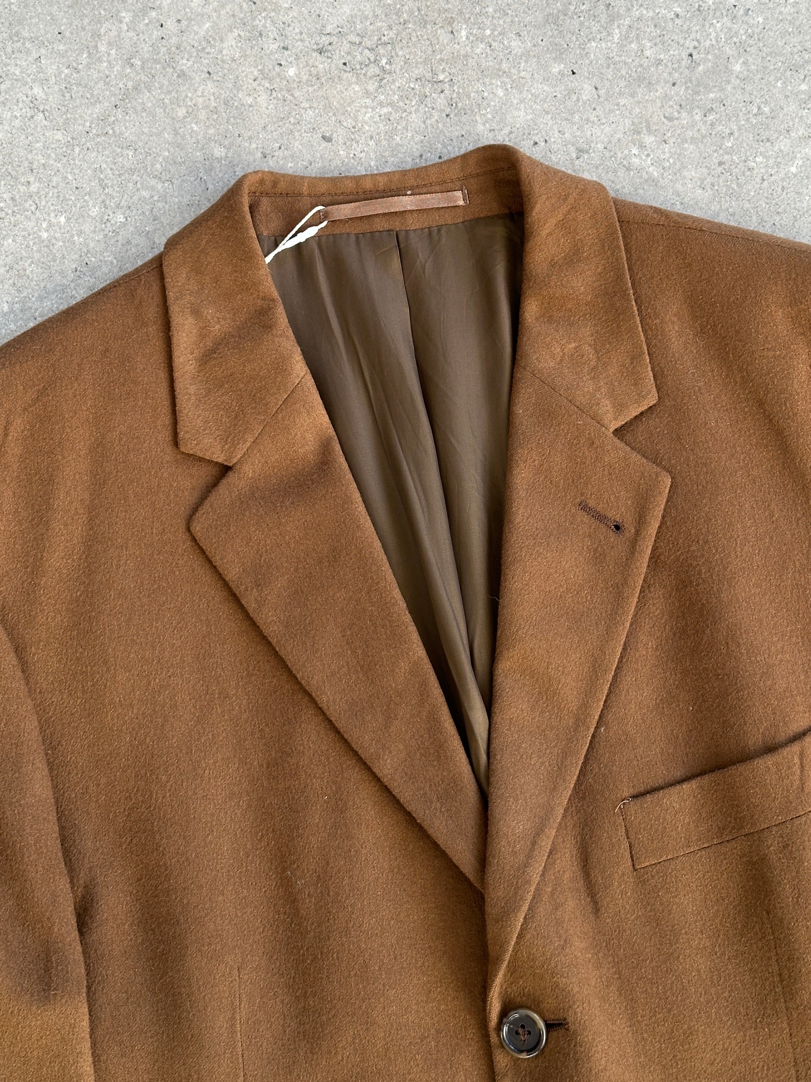 Vintage Pure Cashmere Single Breasted Blazer in XL/XXL, showcasing soft, luxurious fabric and classic tailored fit.