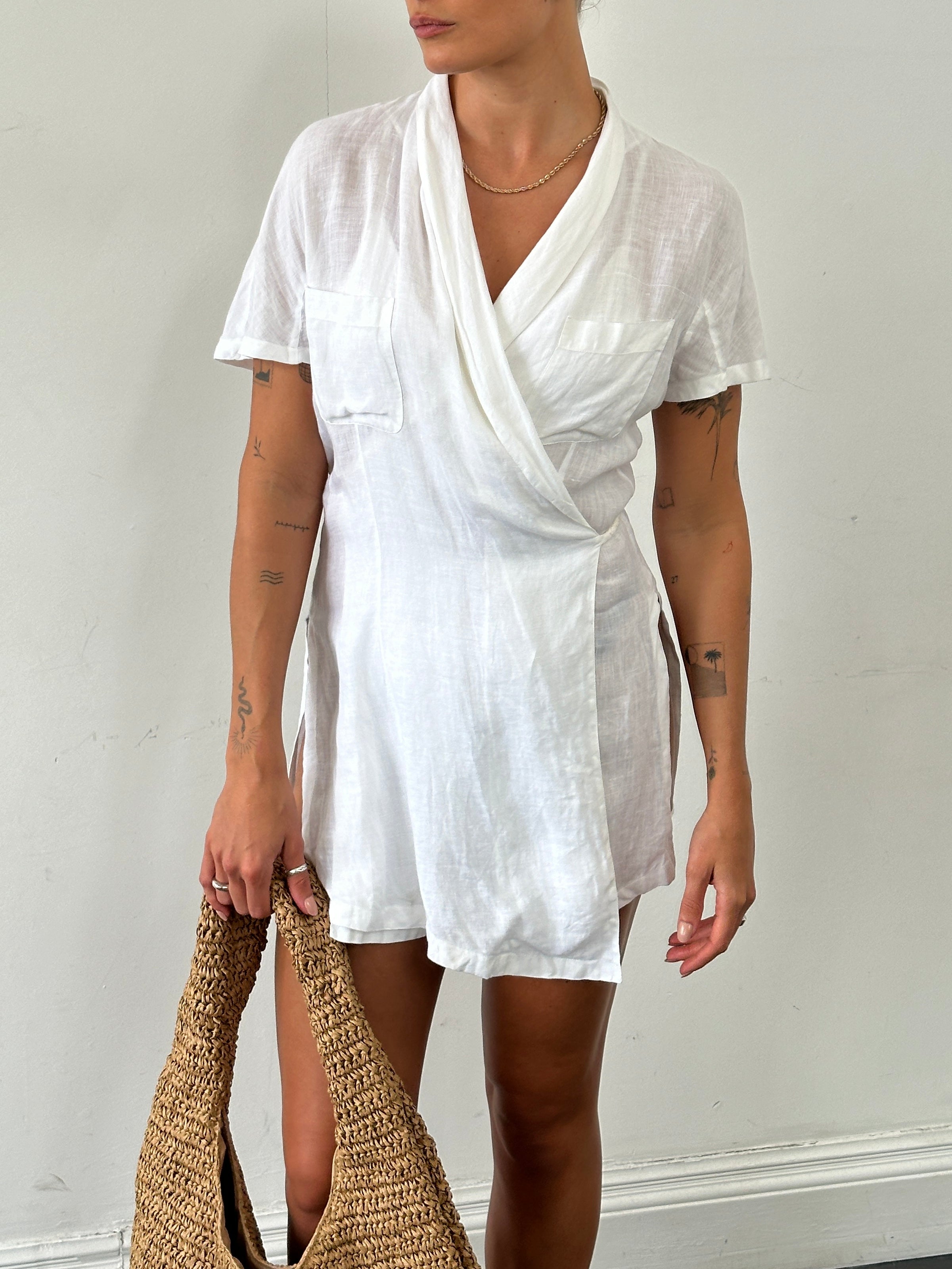 Italian Vintage pure linen wrap cover-up dress in size small, featuring a lightweight, breathable design with elegant vintage style.