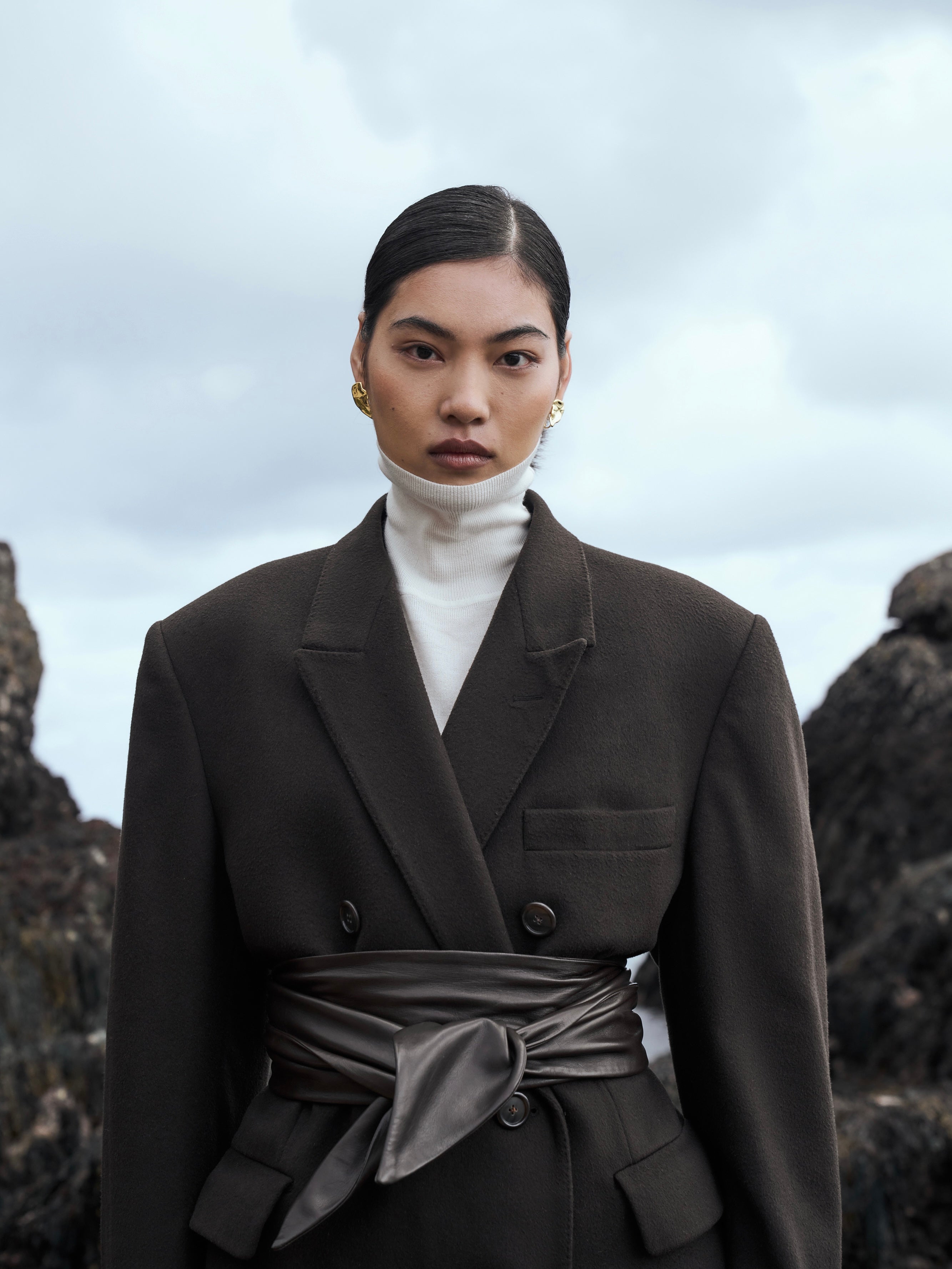 Christian Dior wool cashmere double-breasted coat in XL, featuring a classic tailored design and elegant lapels.