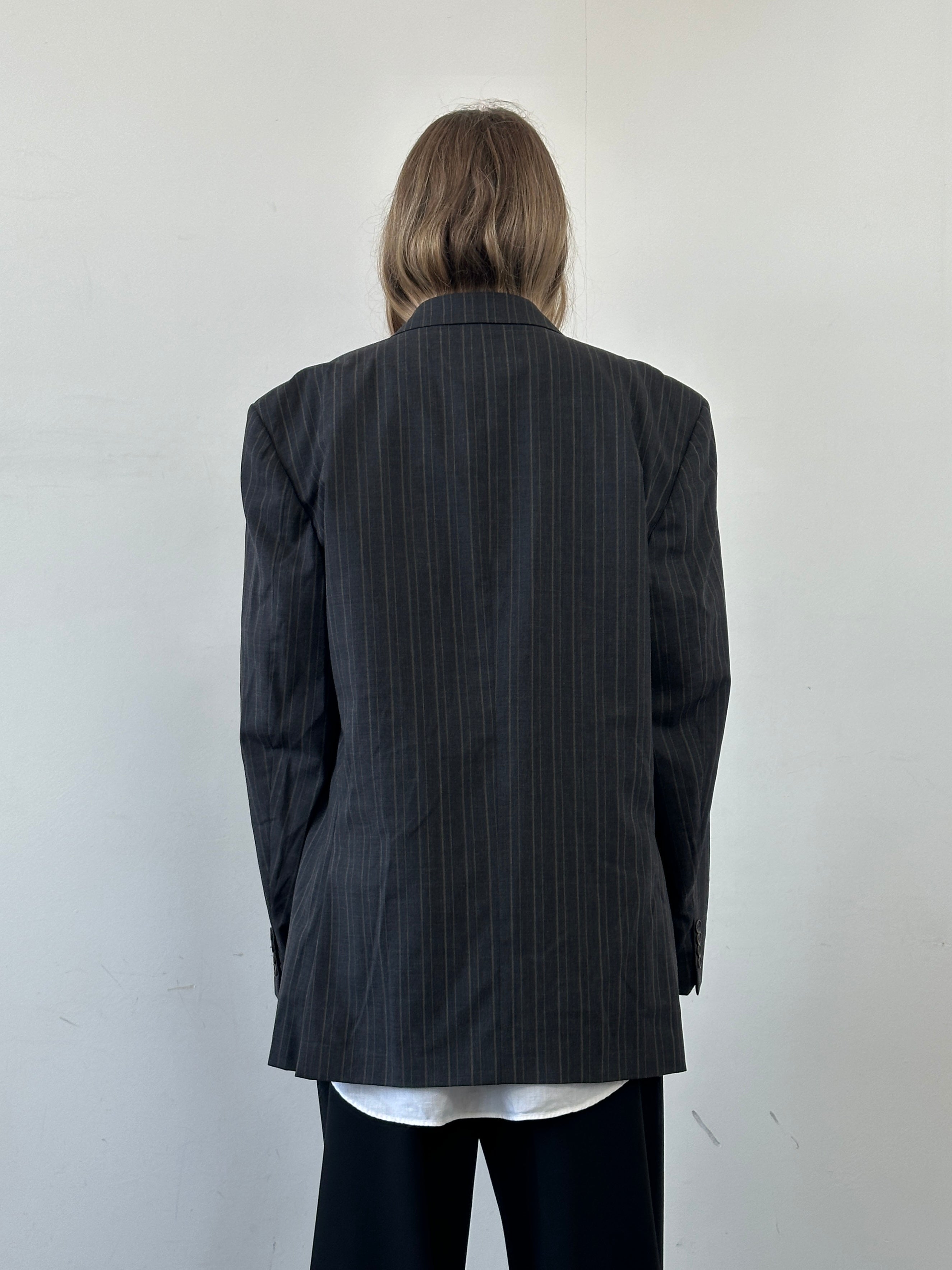 Giorgio Armani Le Collezioni striped pure wool double-breasted blazer in XXL, featuring classic design and tailored fit.