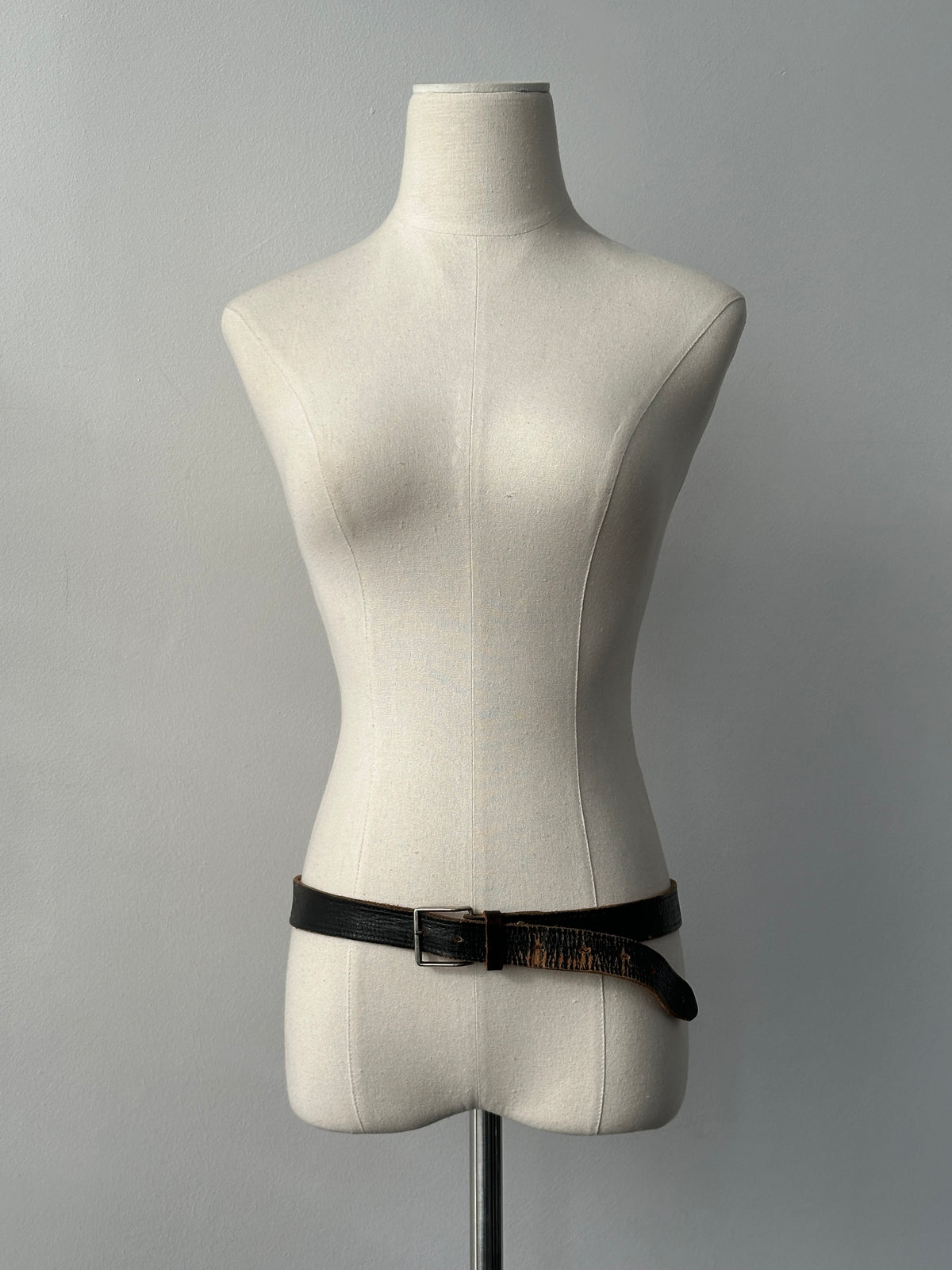 Vintage 1990s Distressed Leather Slim Belt - W32-40