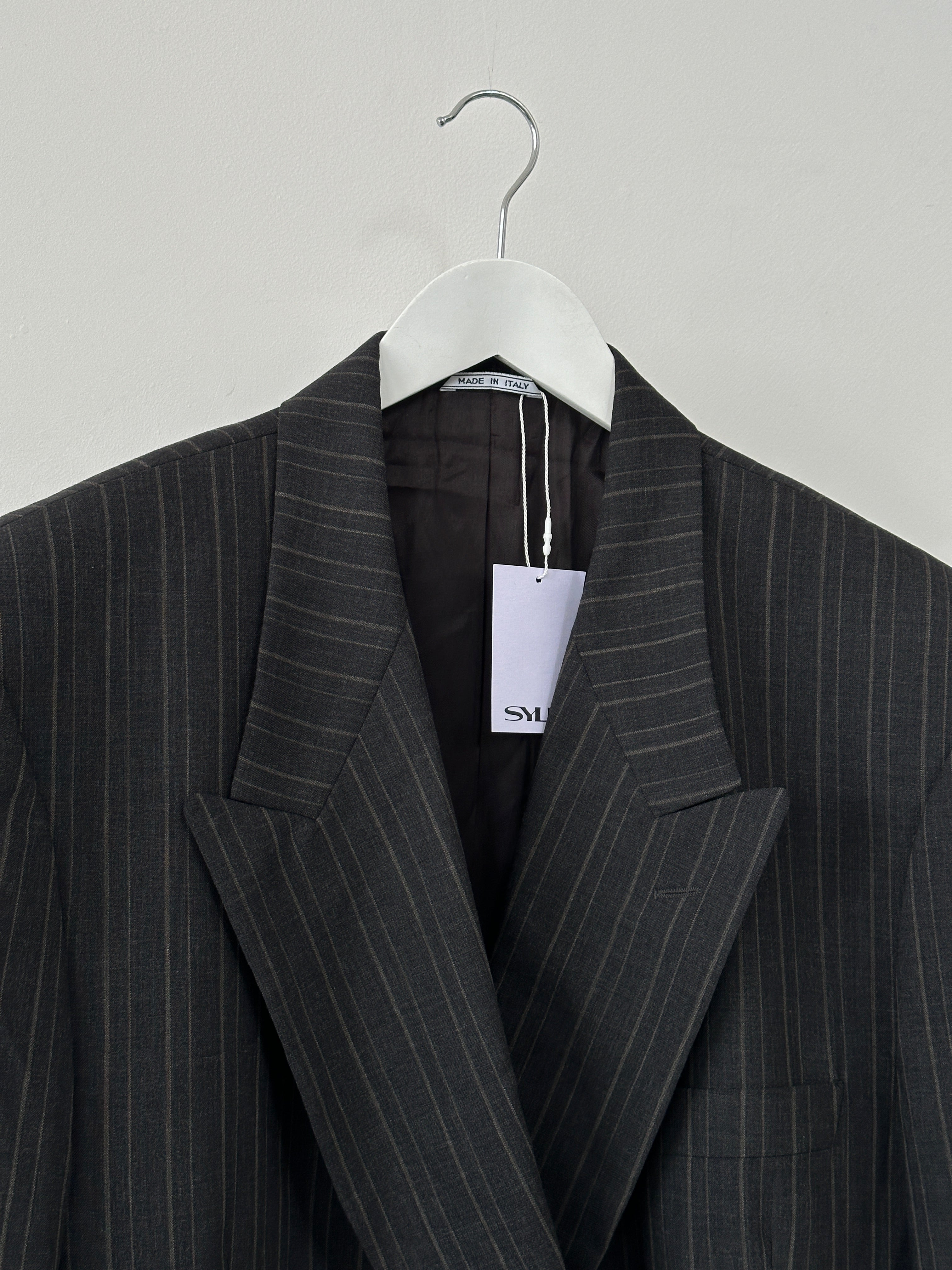 Giorgio Armani Le Collezioni striped pure wool double-breasted blazer in XXL, featuring classic design and tailored fit.