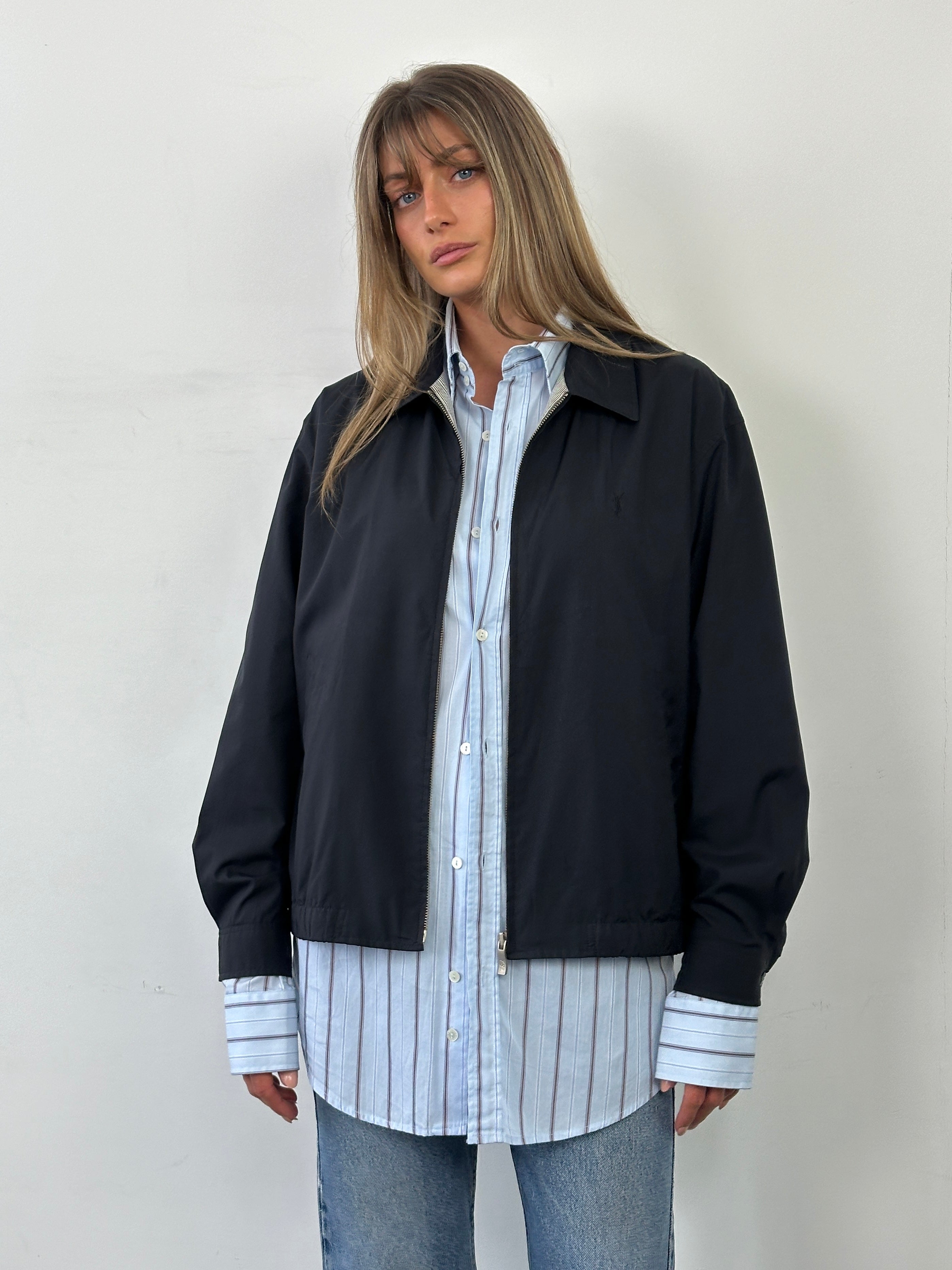 Dolce & Gabbana fitted stripe pure cotton shirt in M/L size, featuring a classic design with bold stripe pattern and button front.