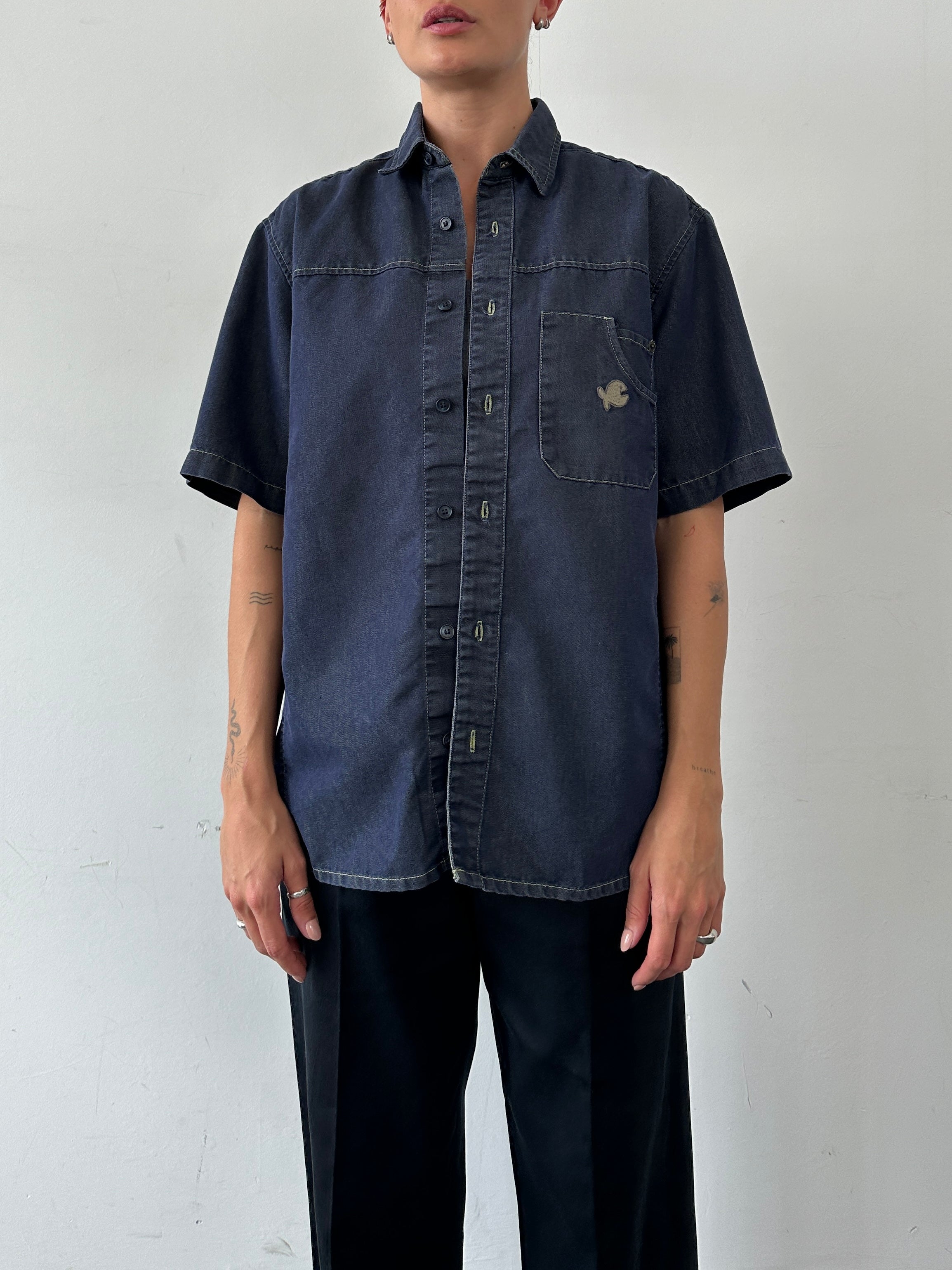 Vintage cotton two-tone embroidery shirt in size L, featuring intricate design and classic style, displayed on a hanger.