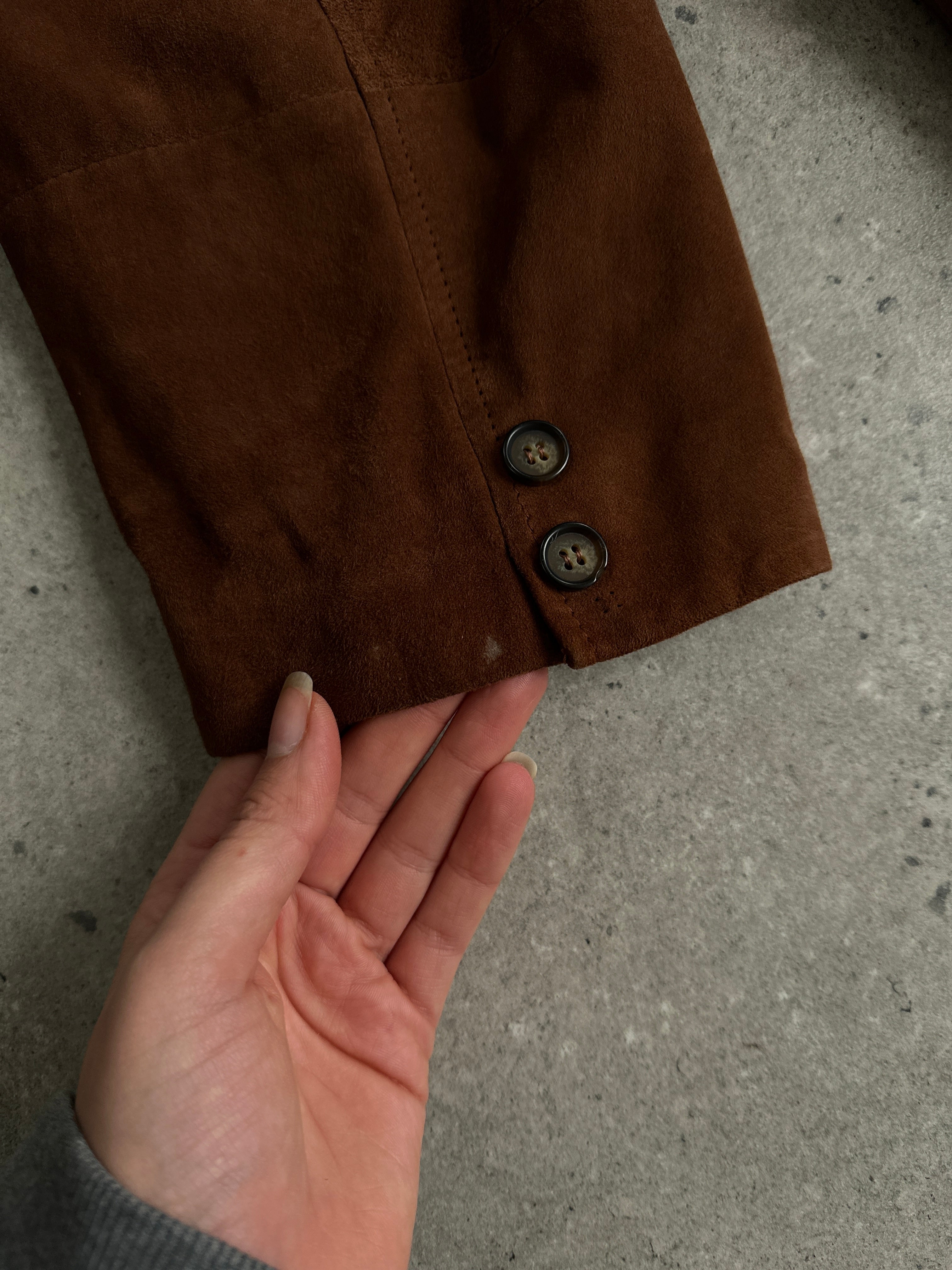 Vintage relaxed suede blazer in XL, showcasing a classic leather jacket style with a soft texture and tailored fit.