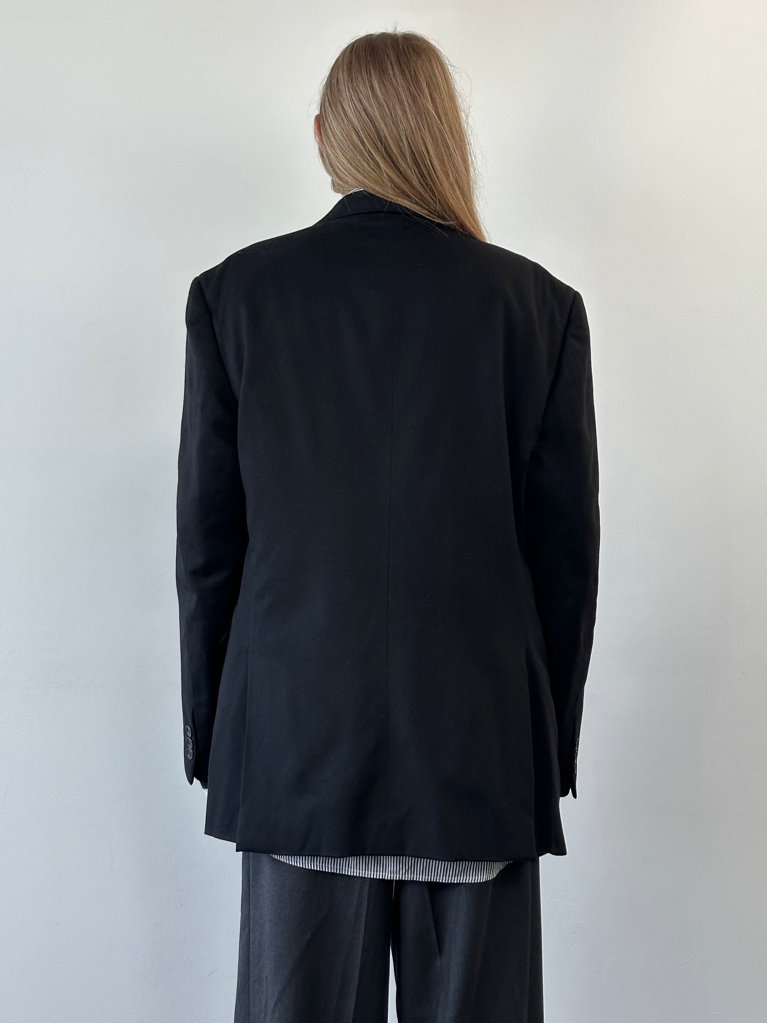 Pal Zileri wool cashmere single-breasted blazer in size 42R/XL, shown on a mannequin with a tailored fit and classic lapel.