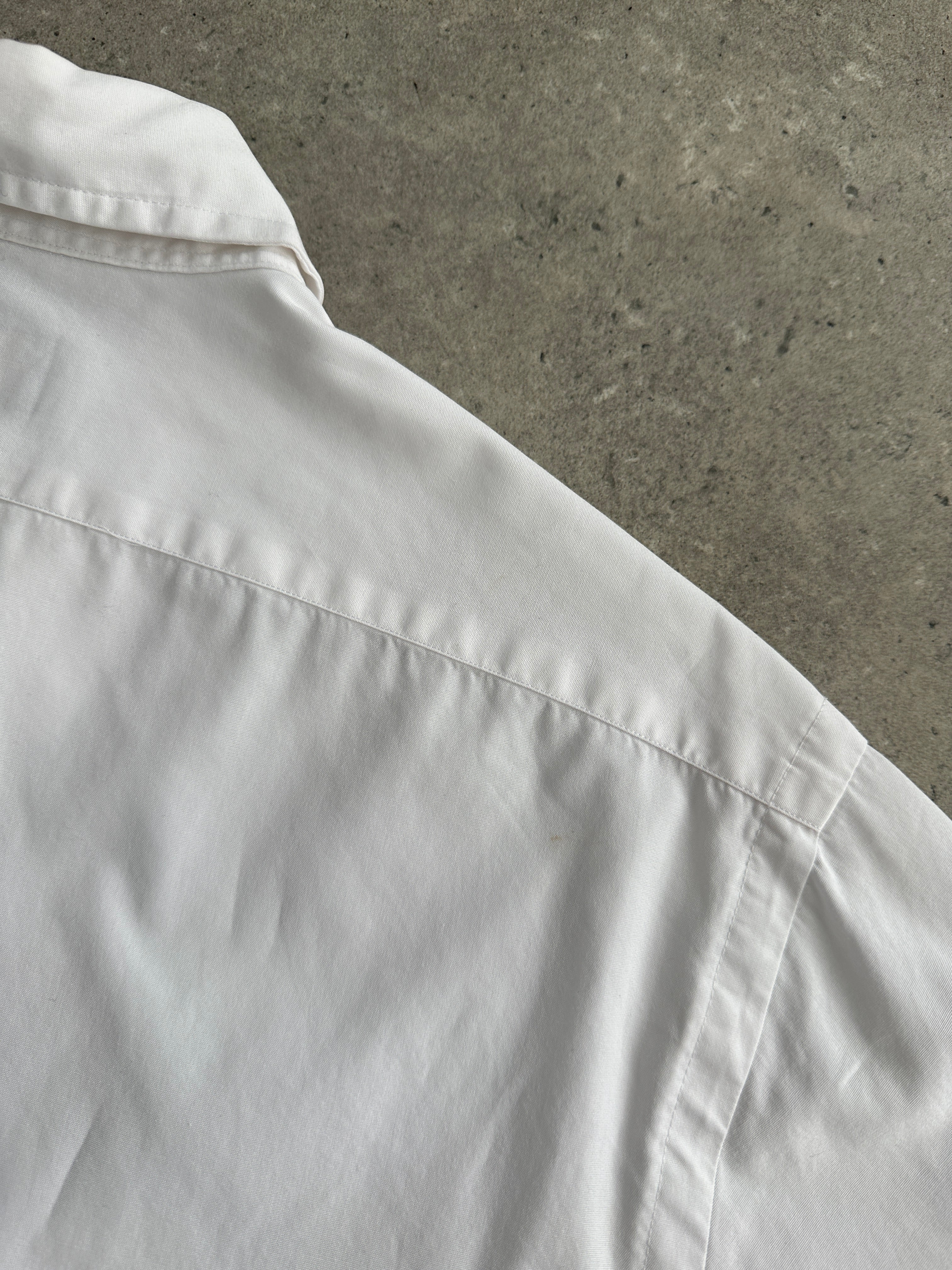 Ralph Lauren cotton logo shirt in size large, featuring a classic design with the brand's signature logo on the chest.