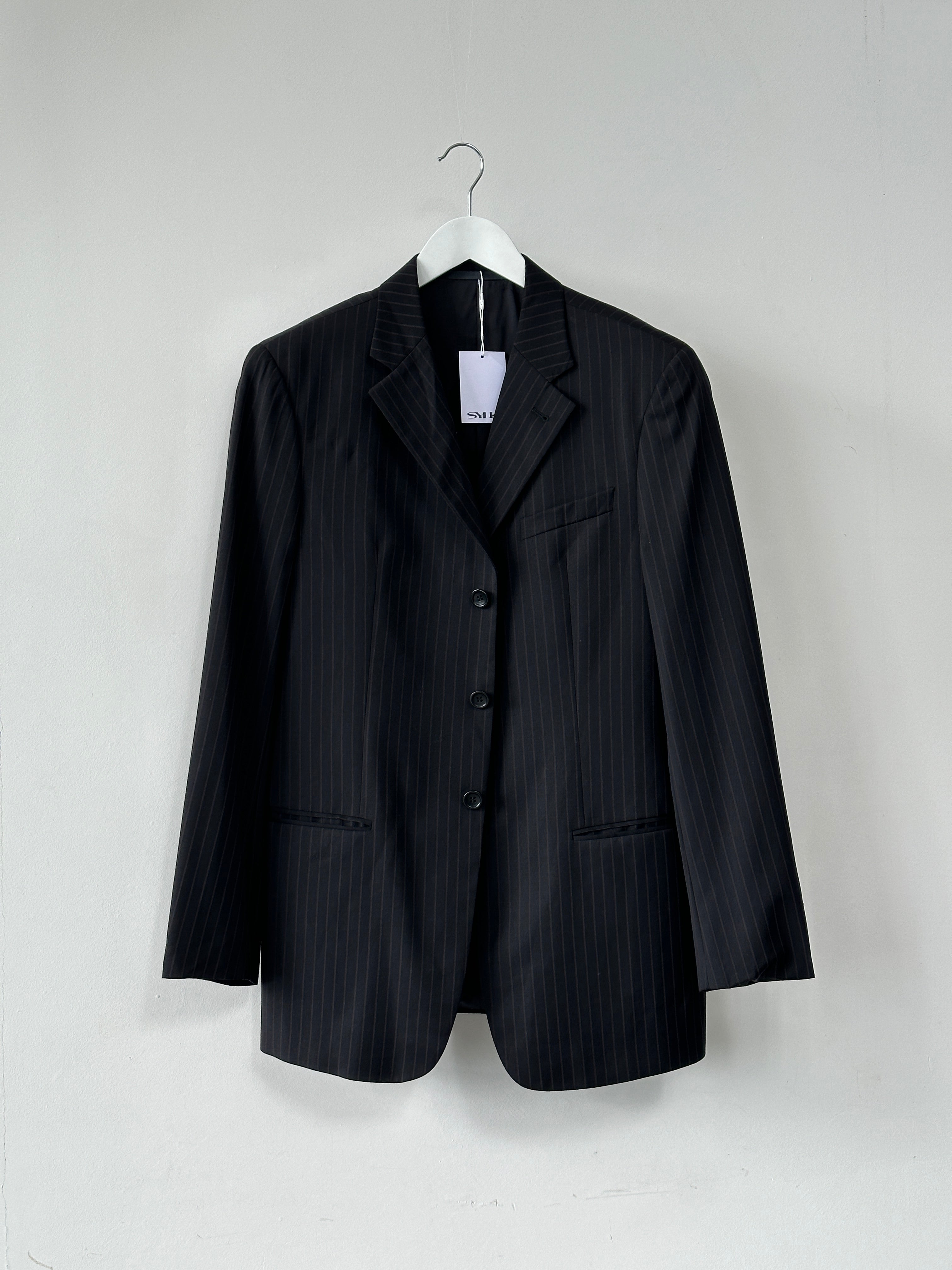 Armani Collezioni men's pinstripe pure wool blazer, single-breasted, size 40R/L, featuring classic tailored fit and notch lapel.