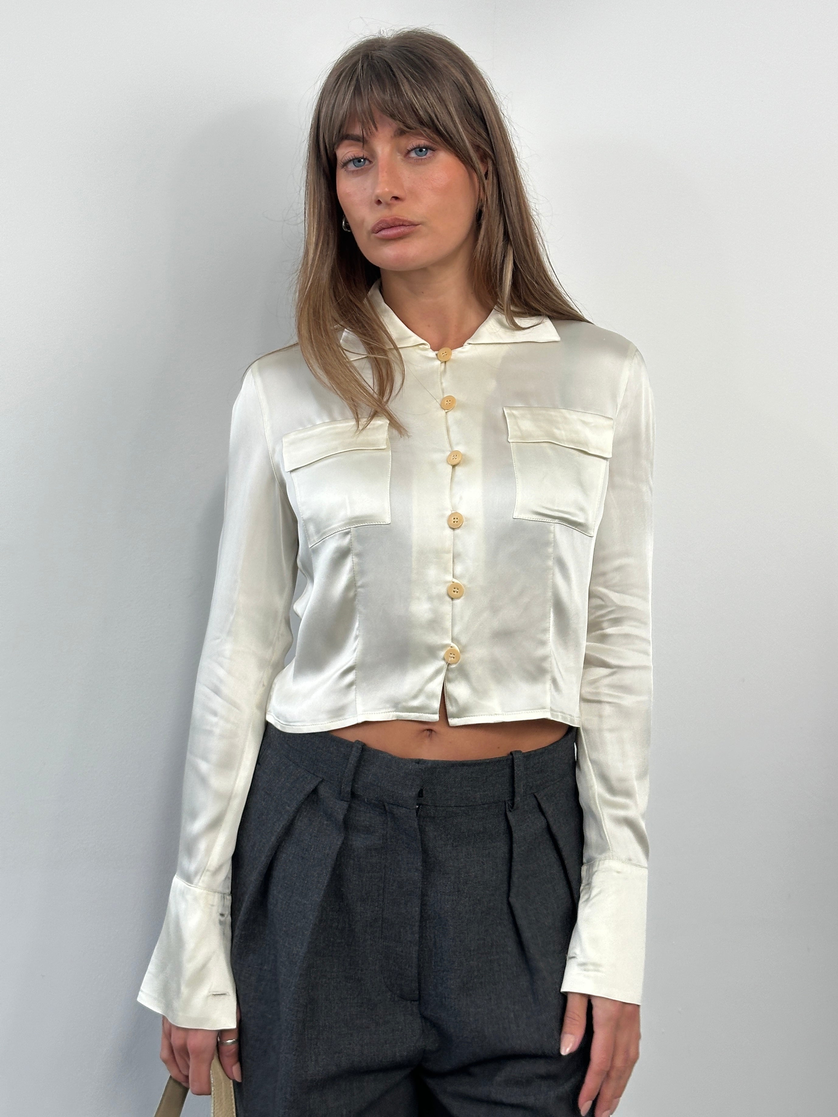Mani 1990s cropped dress shirt in size S, featuring a classic button-up design with long sleeves and a tailored fit.