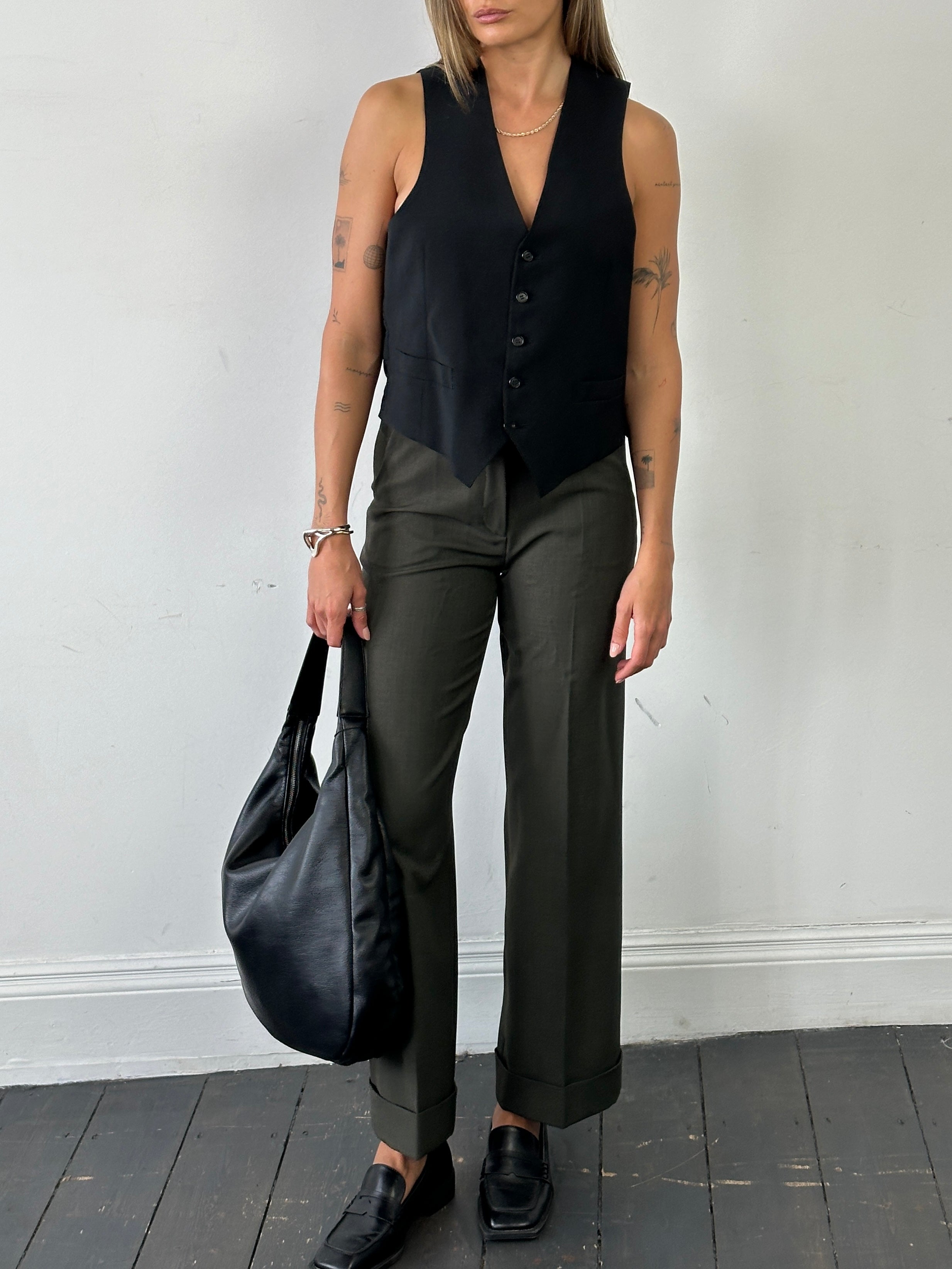 Vintage Italian high waisted straight leg tailored trousers in W26, showcasing classic style and elegant fit.