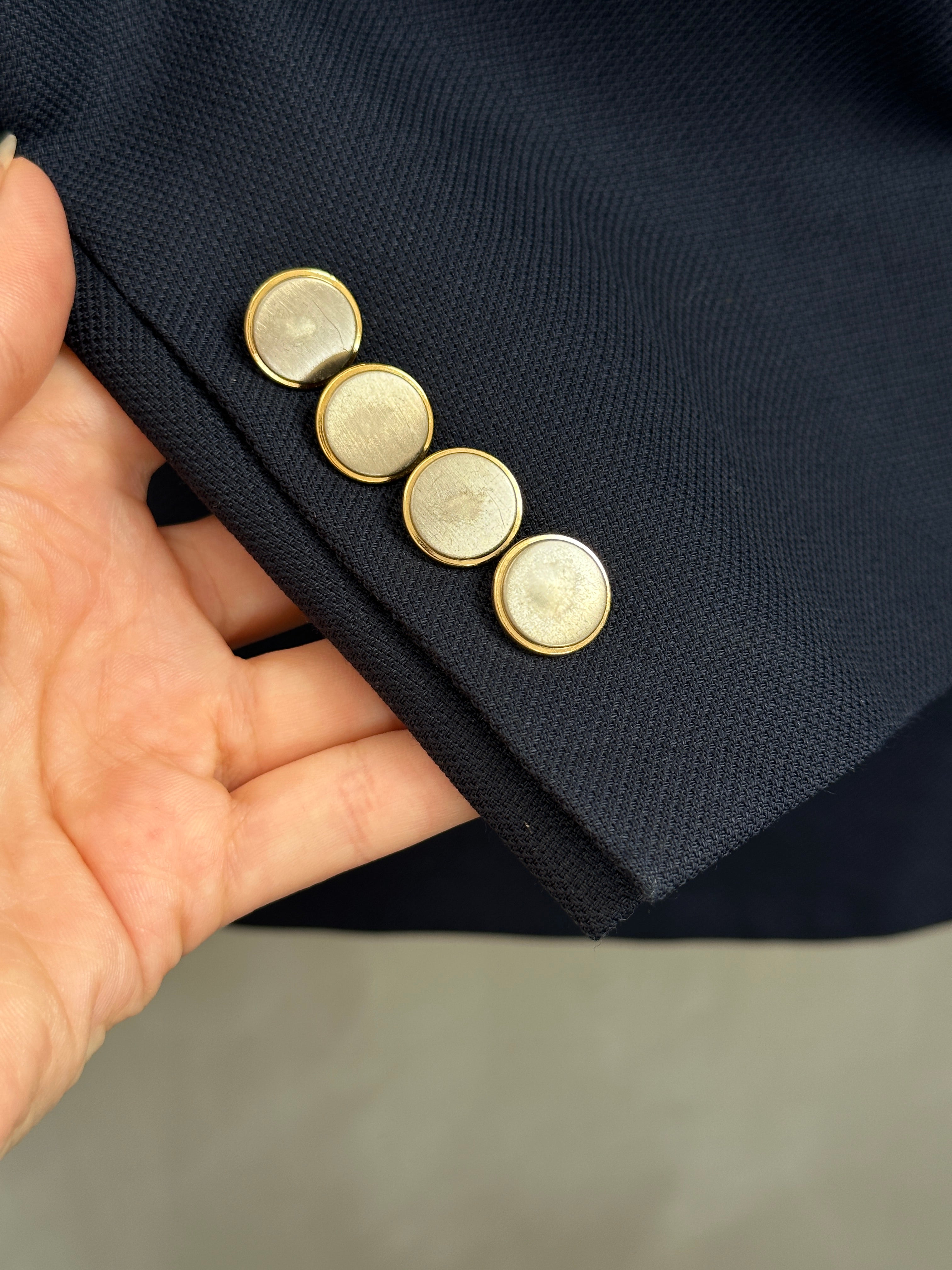 Christian Dior Monsieur 1980s pure wool bespoke blazer, size 38R/M, tailored with classic lapels and button details.