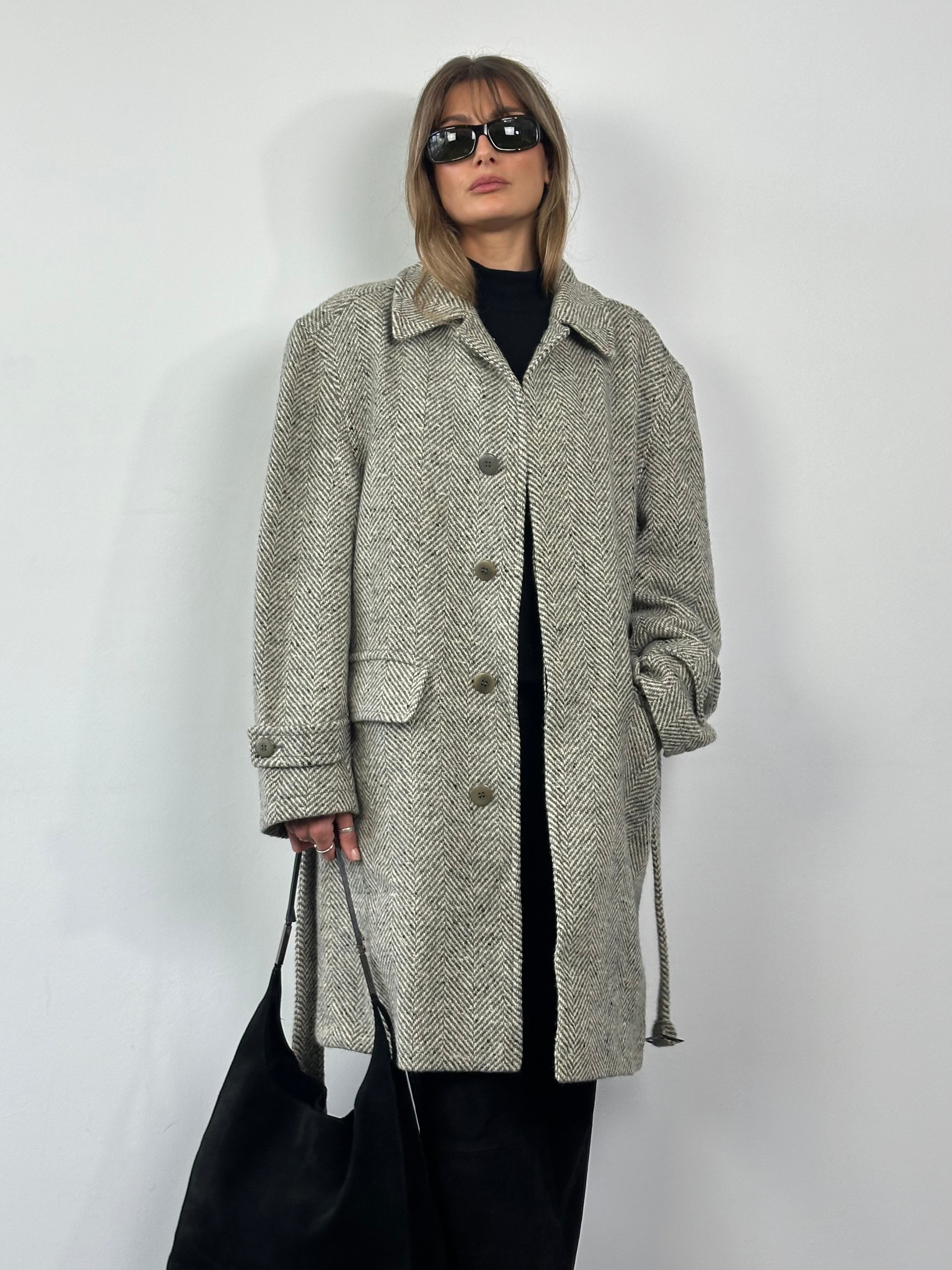 Valentino 1990s pure wool herringbone belted coat in XL/XXL, stylish vintage coat with classic pattern and tailored fit.