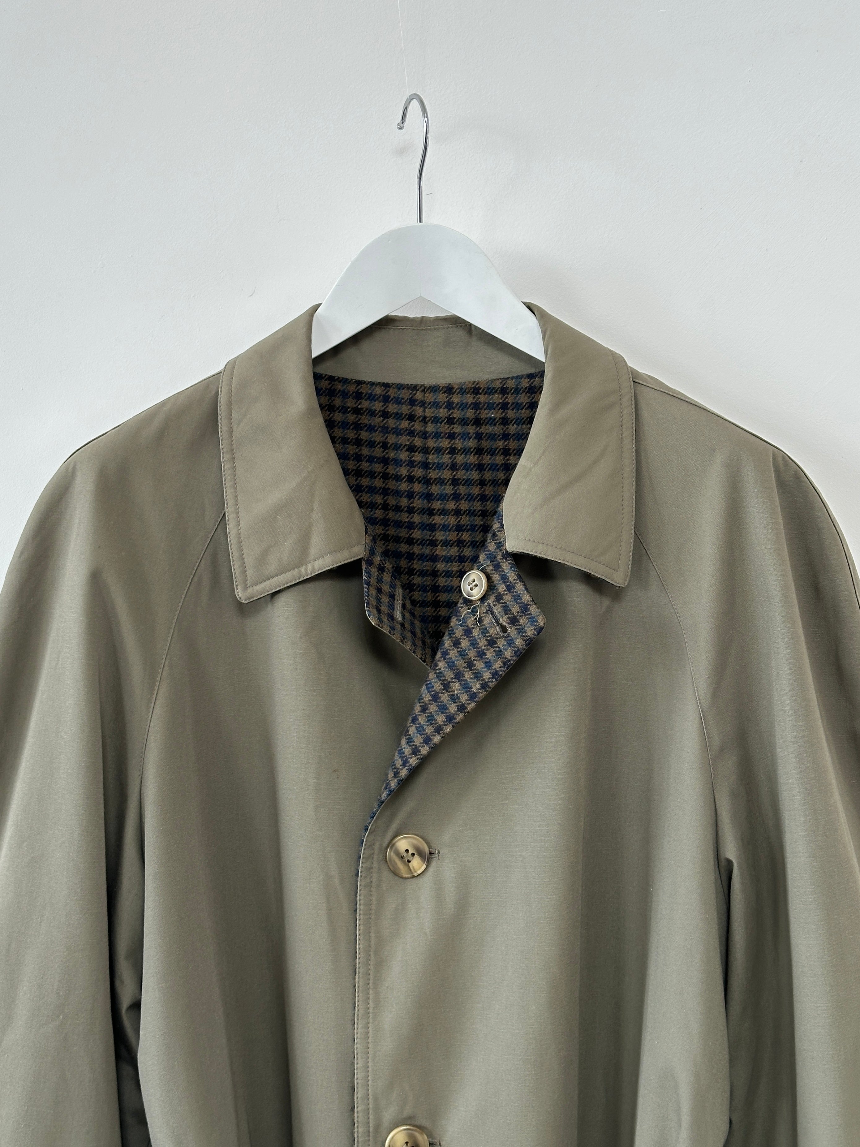 Vintage reversible wool trench coat with belt, oversized XL fit, showcasing classic design and neutral color for versatile style.