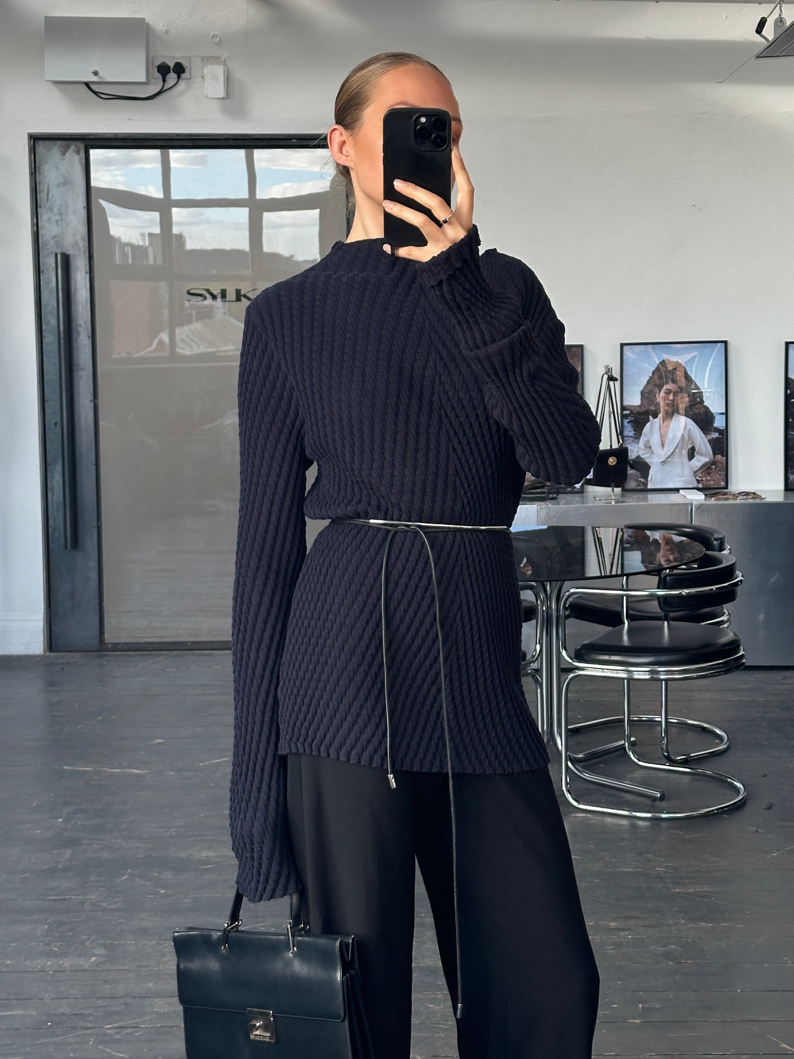Emporio Armani 2000s textured pure cotton knit jumper in size large/extra large, featuring a classic design and soft fabric.