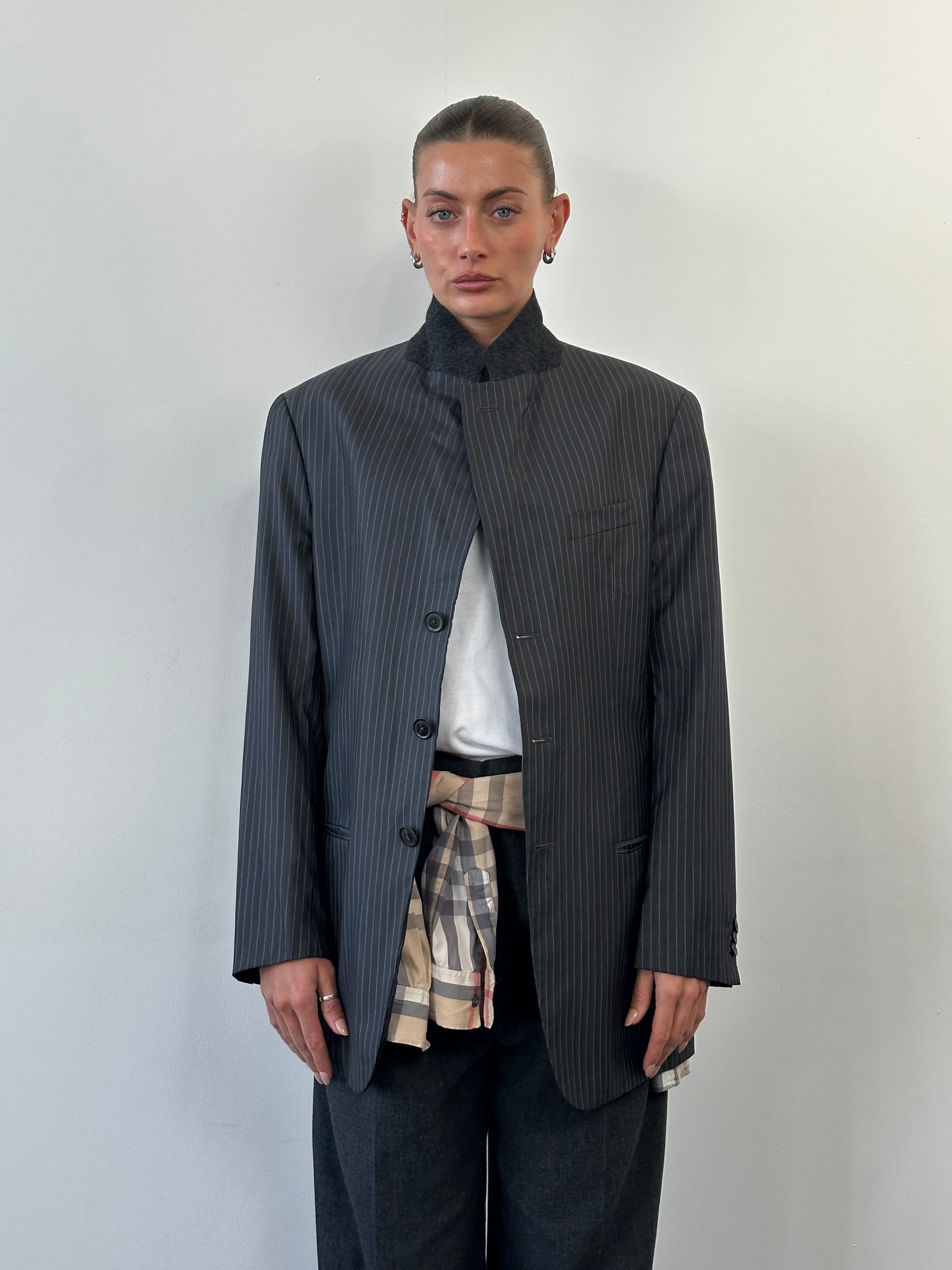 Armani Collezioni 1990s wool silk pinstripe blazer, single-breasted, size 42R/XL, classic tailored blazer in navy with subtle pinstripes.