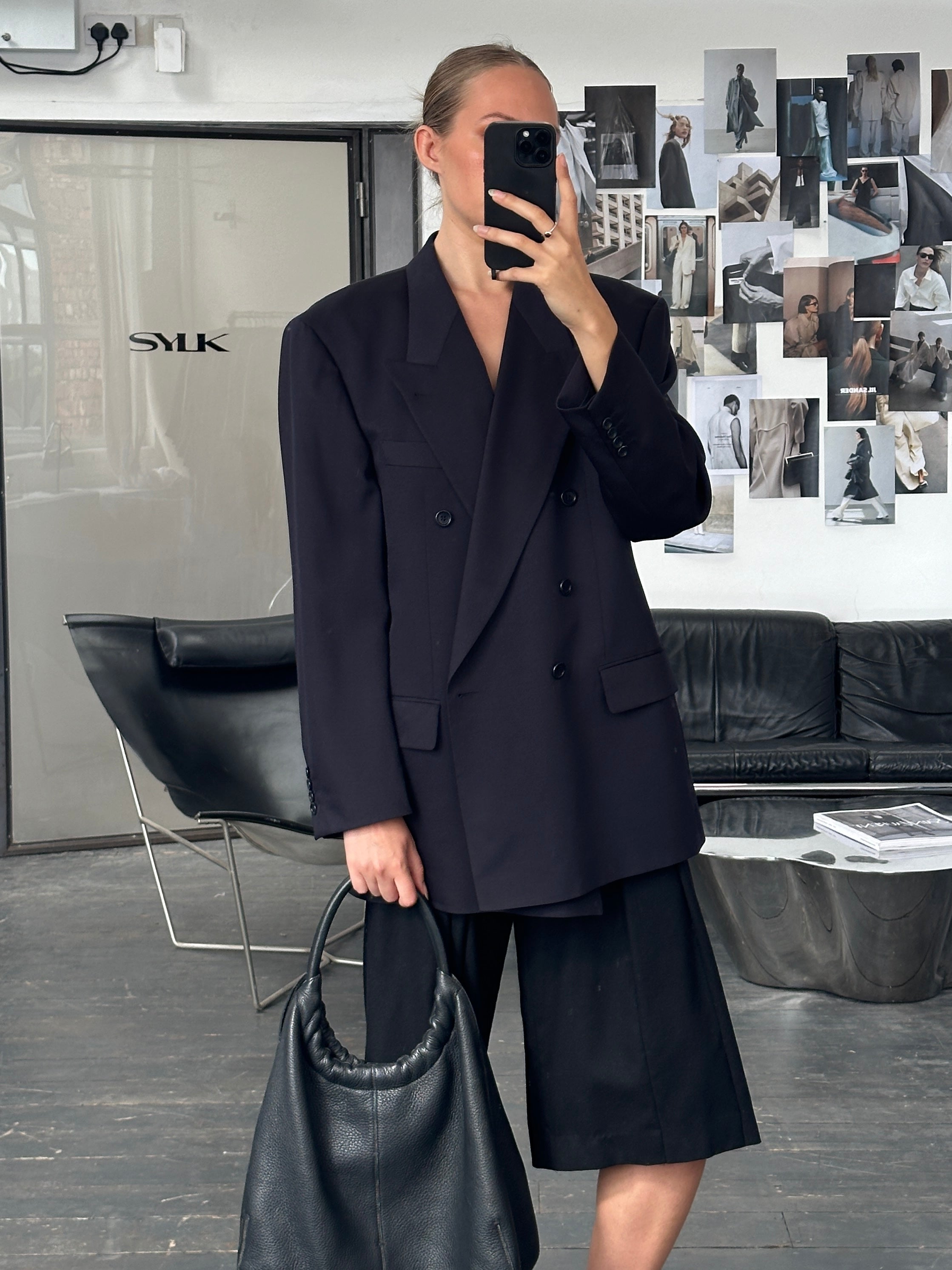 Hugo Boss 1990s double-breasted wool blazer in Super 100s fabric, size 44L/XL, navy blue, tailored fit with notch lapels.