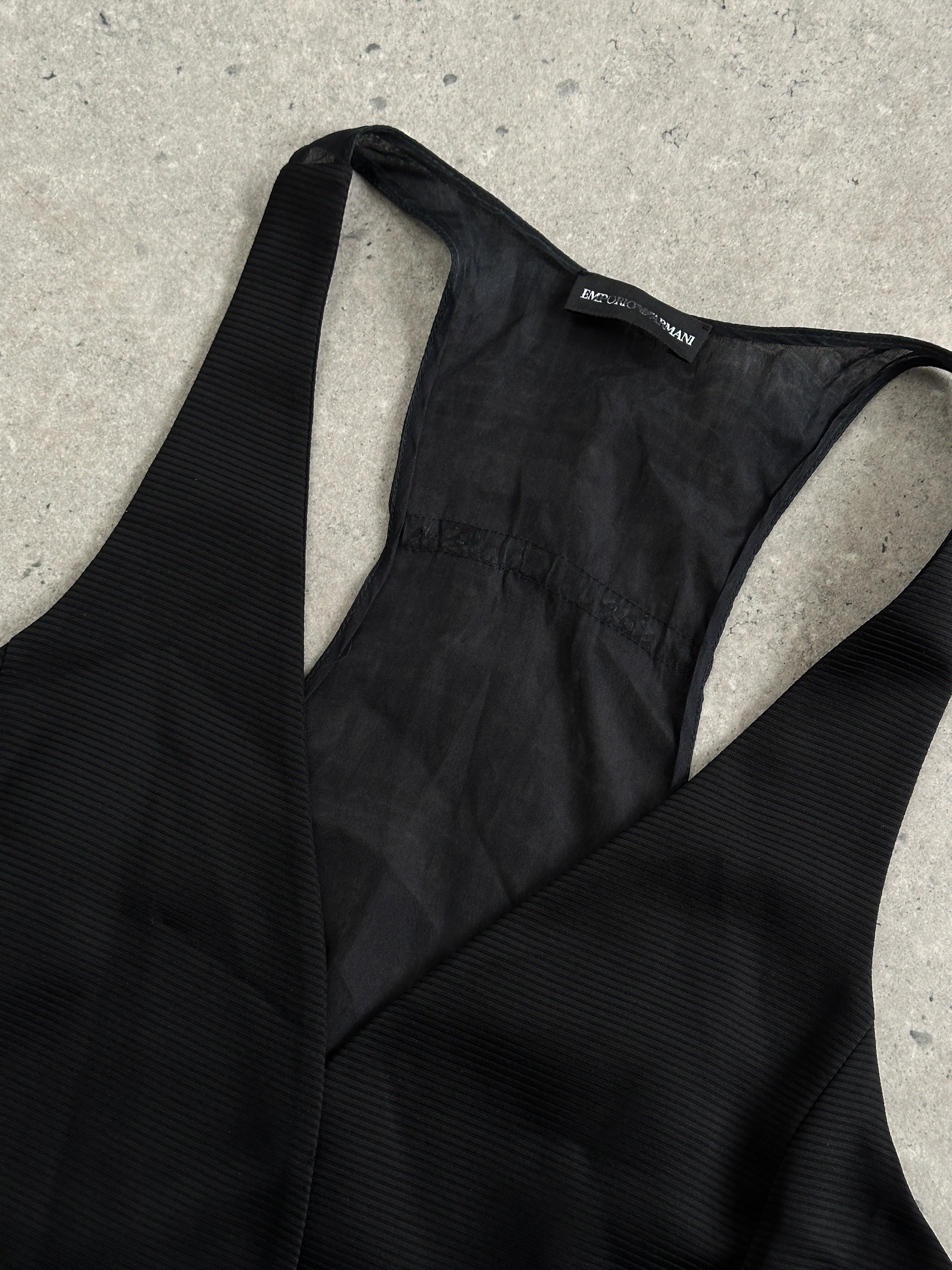 Emporio Armani tailored silk mesh back waistcoat in size S, featuring sleek design and fine craftsmanship.