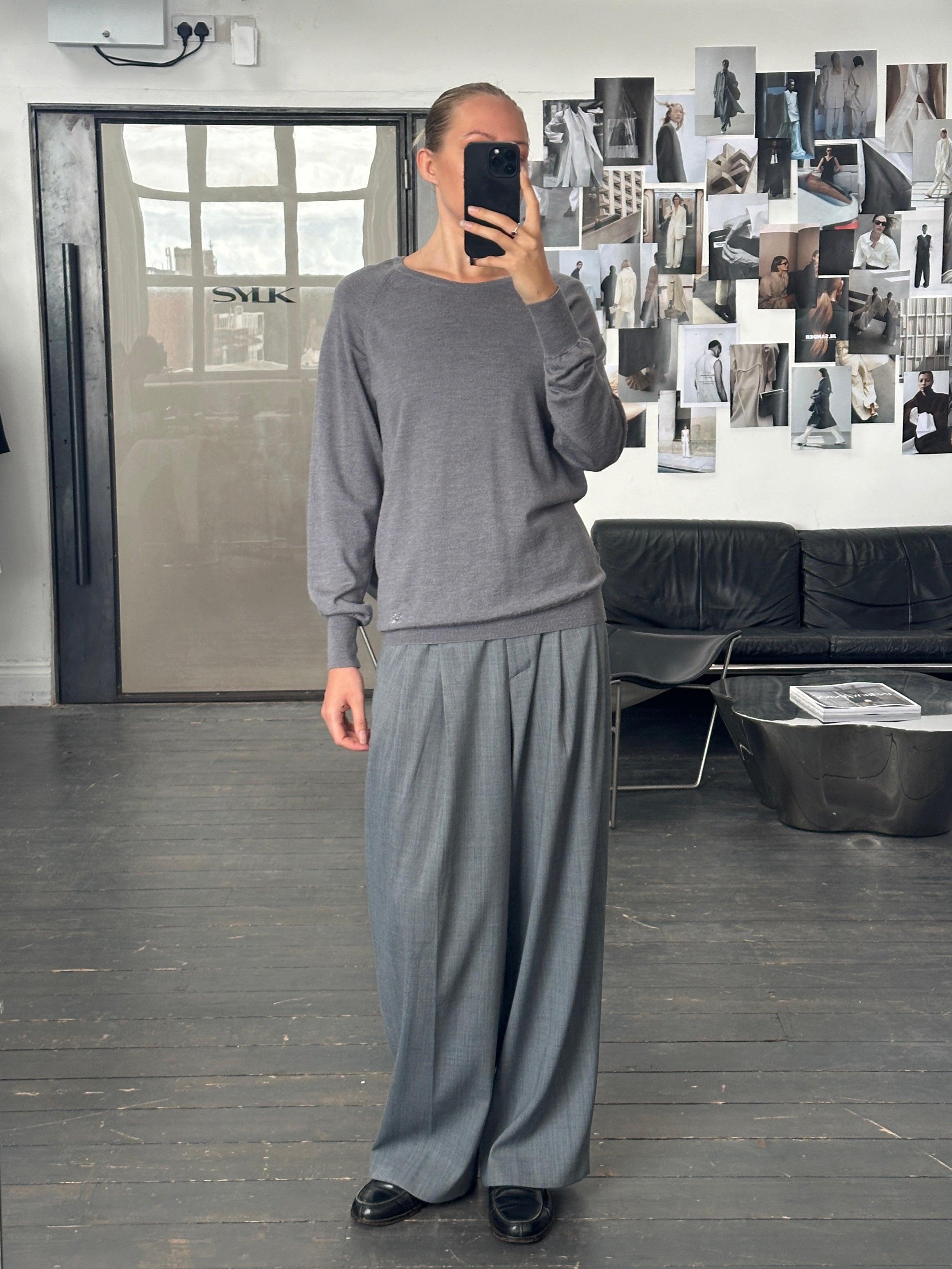 Burberry London 2000s pure merino wool knitted jumper in size M with logo detail, featuring a cozy, textured knit design.