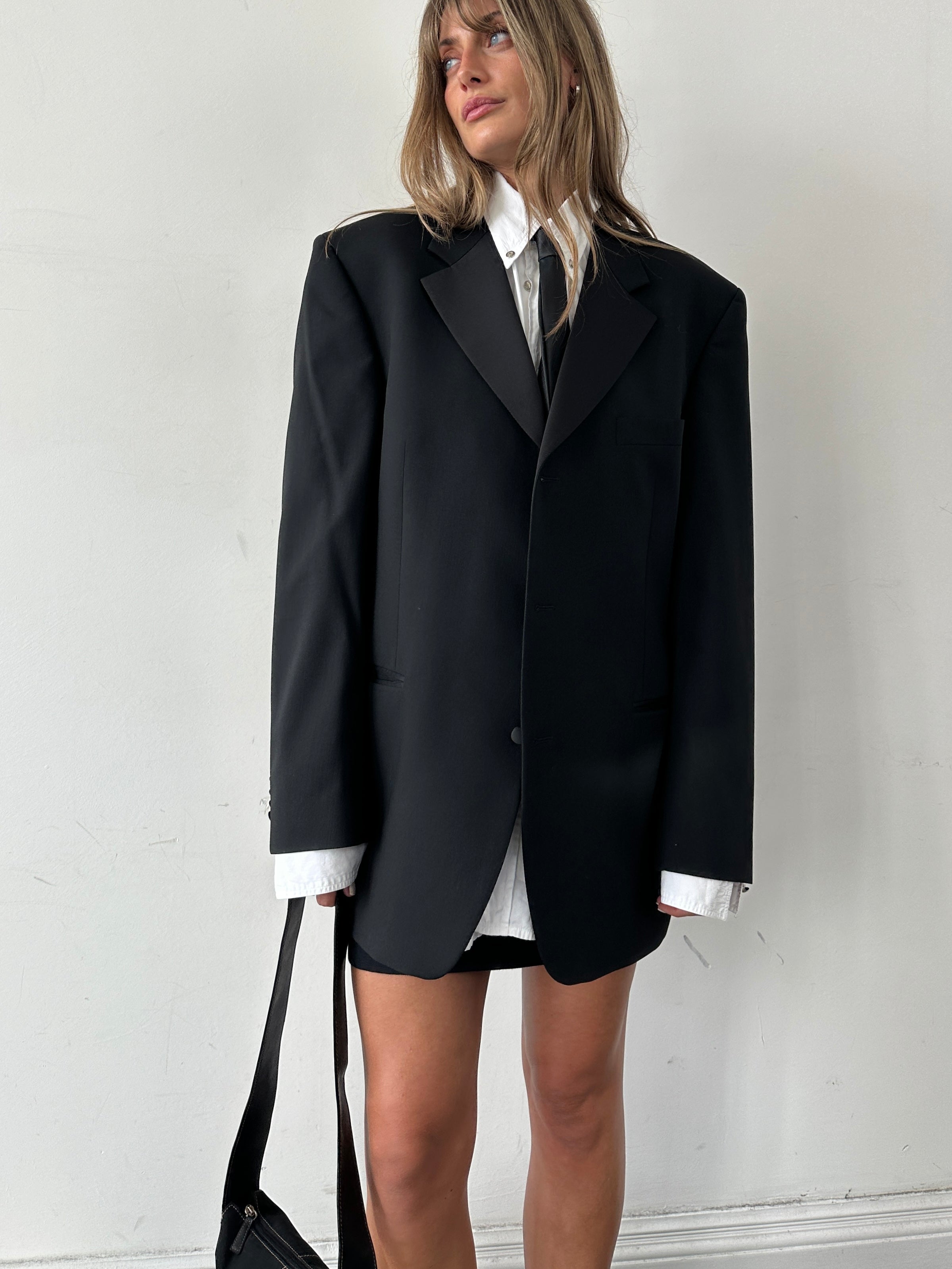 Vintage men's vintage tuxedo blazer, pure New Wool, single-breasted style, size 44R/XL, classic formal jacket.