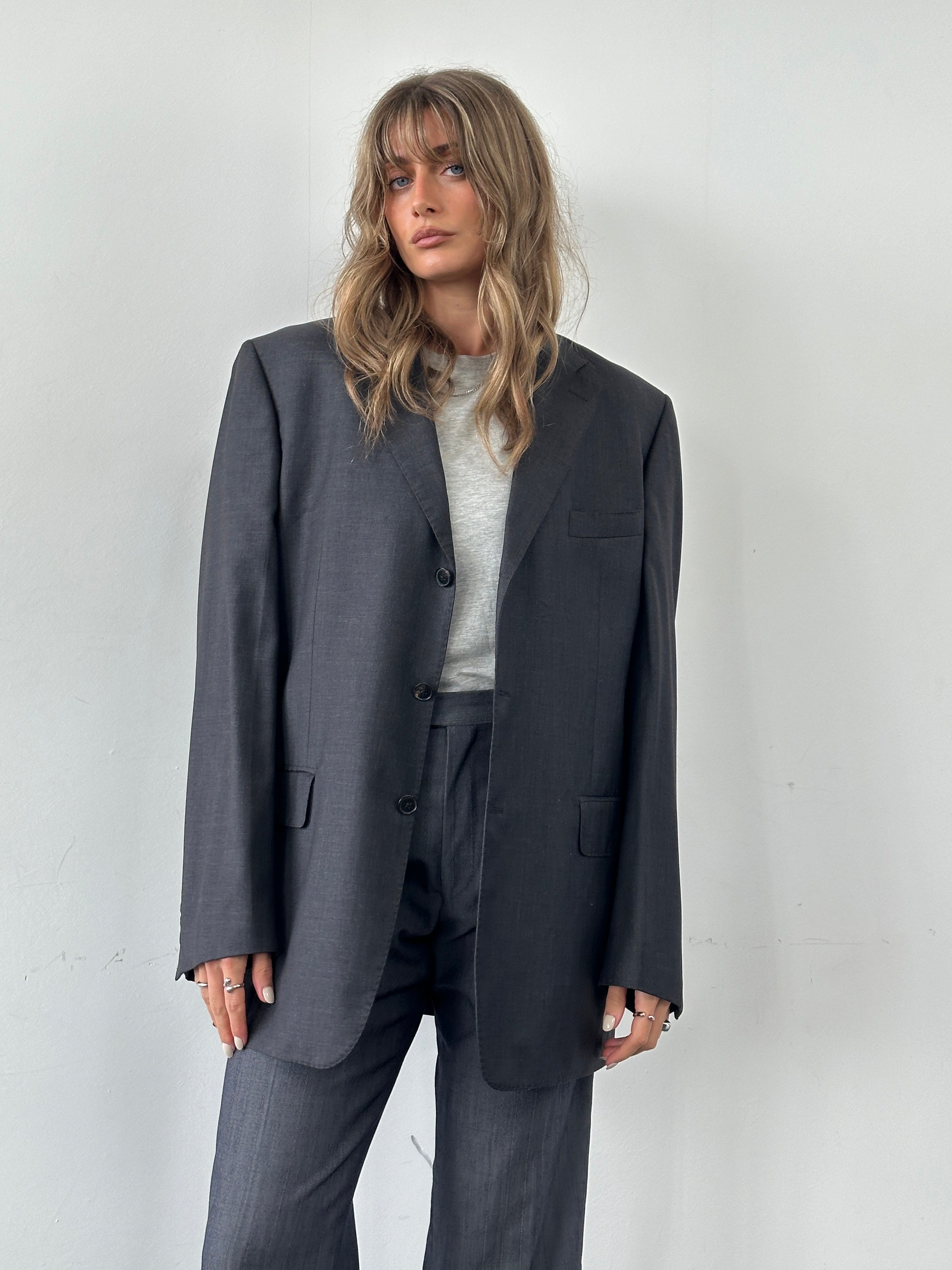 Jaeger single-breasted pure wool blazer in size 42R/L, tailored fit with notched lapels and classic design.