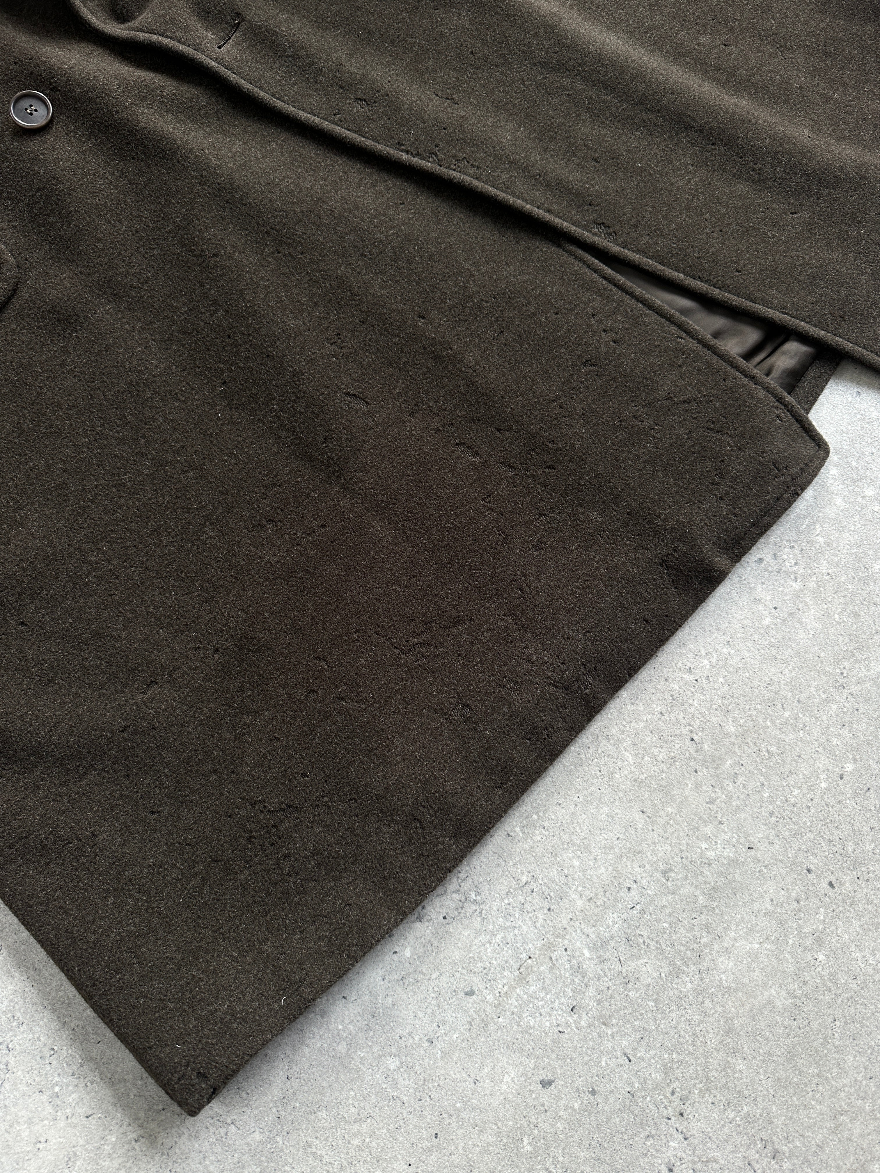 Giorgio Armani Le Collezioni 1990s pure wool double-breasted coat in XL/XXL, showcasing classic tailoring and elegant design.
