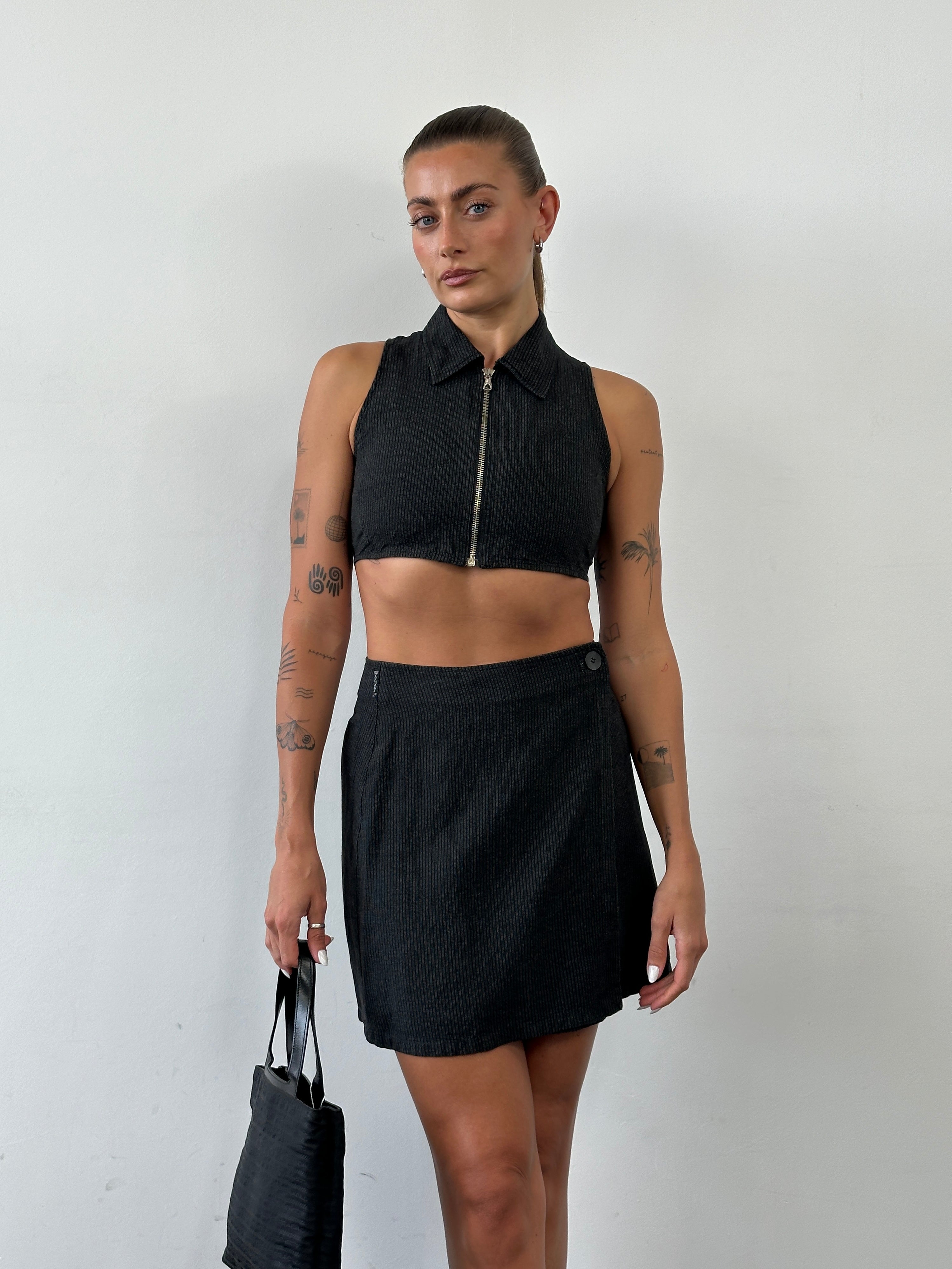 Armani Jeans linen stripe two-piece skirt set featuring a skirt and matching top in lightweight fabric, stylish and comfortable.
