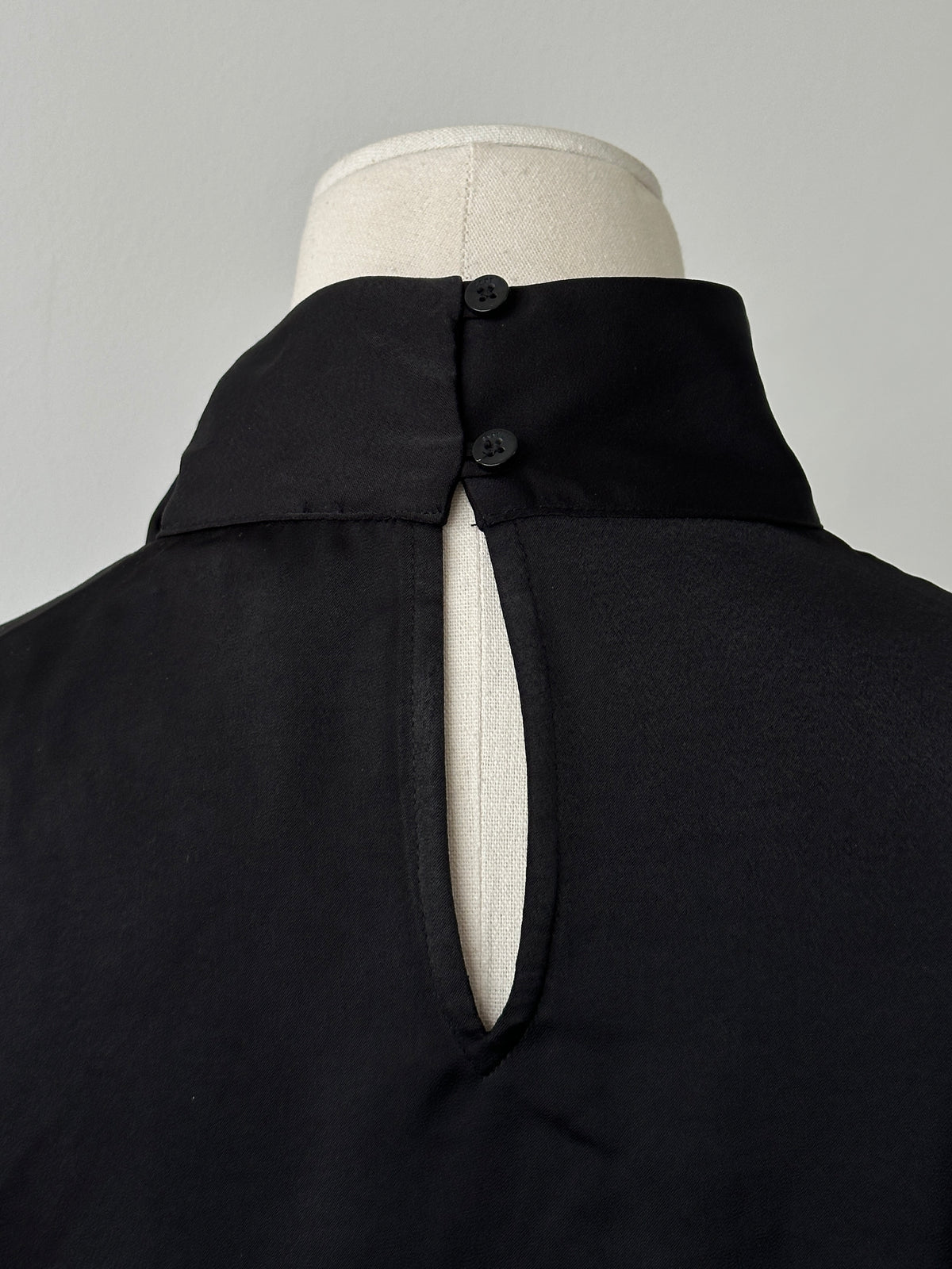 DKNY Satin Sleeveless Neck Tie Top - M-L
