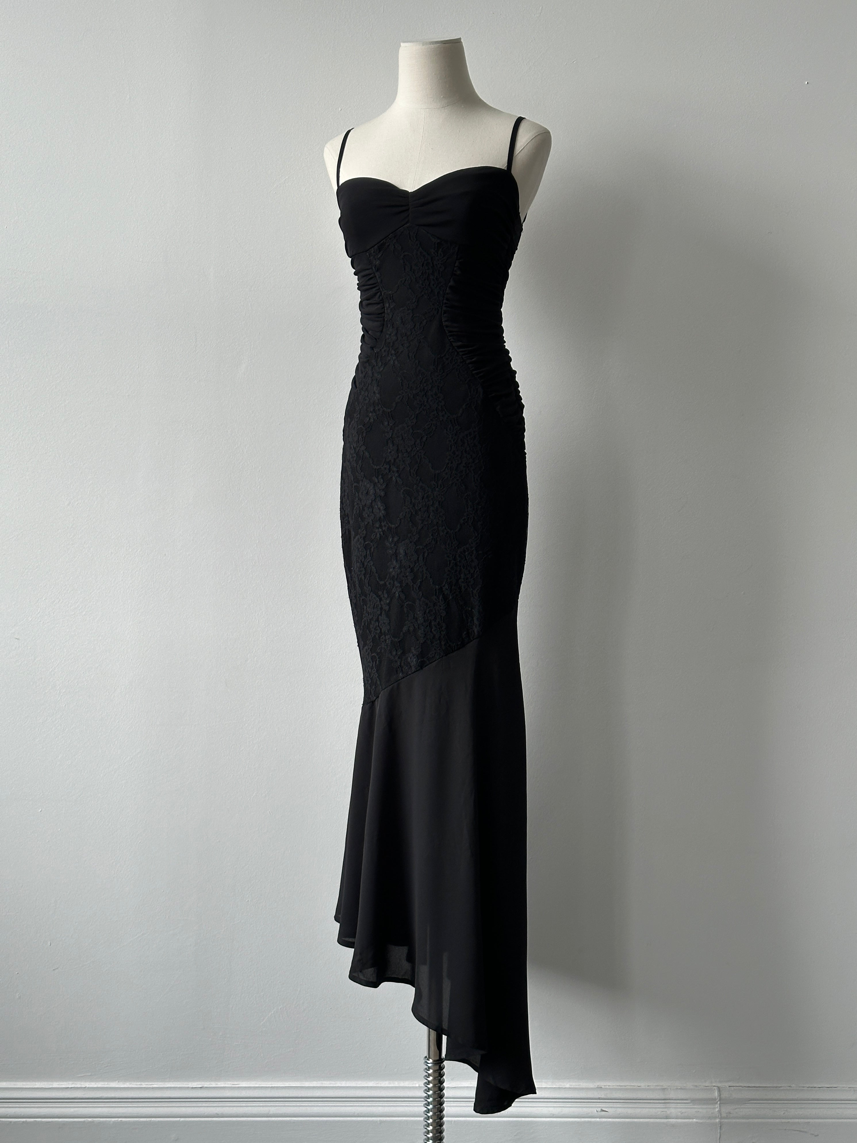 Vintage 2000s Ruched Asymmetric Lace Floor Length Dress - S-M