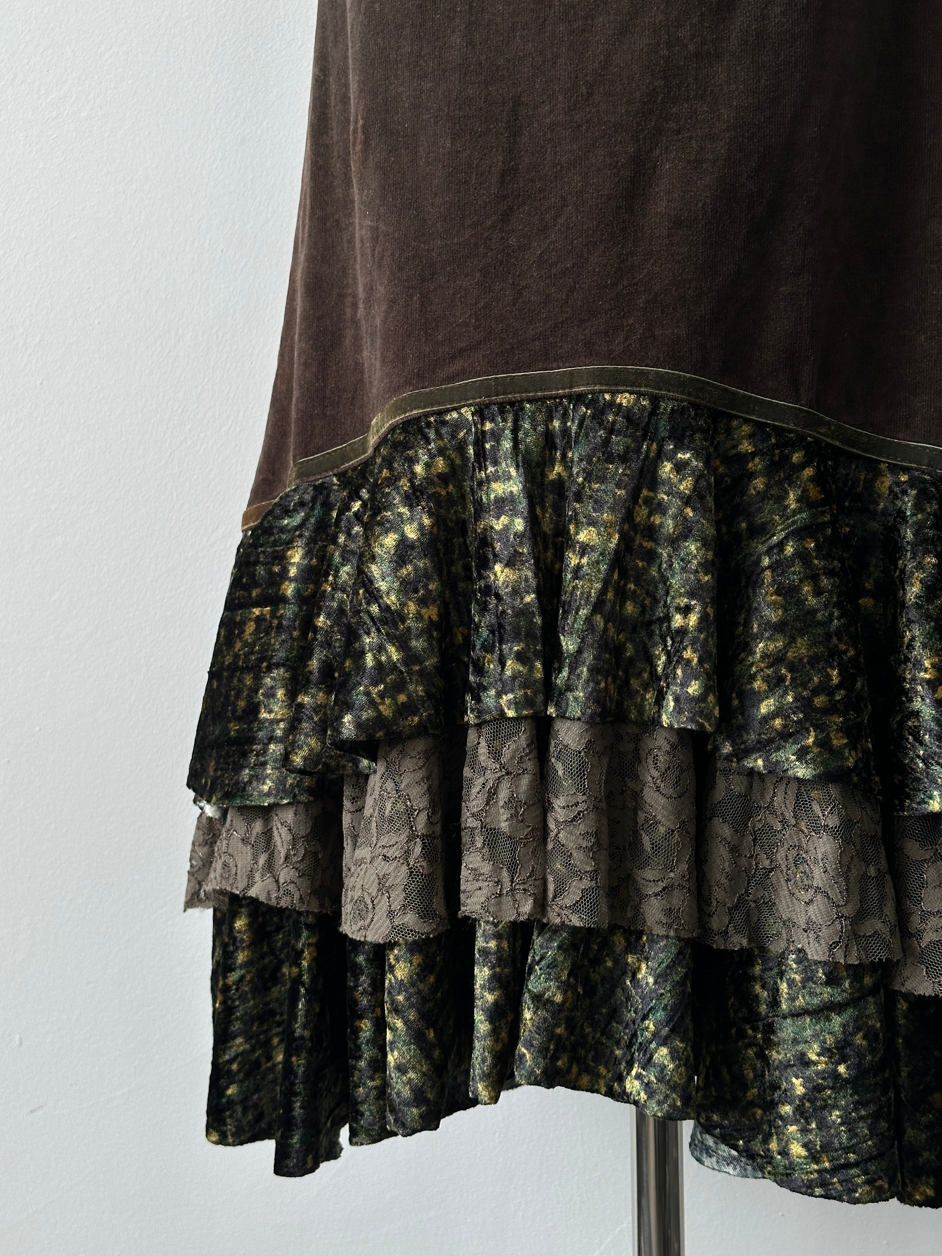 Italian Vintage 1990s Pleated Layered Lace Skirt - W28
