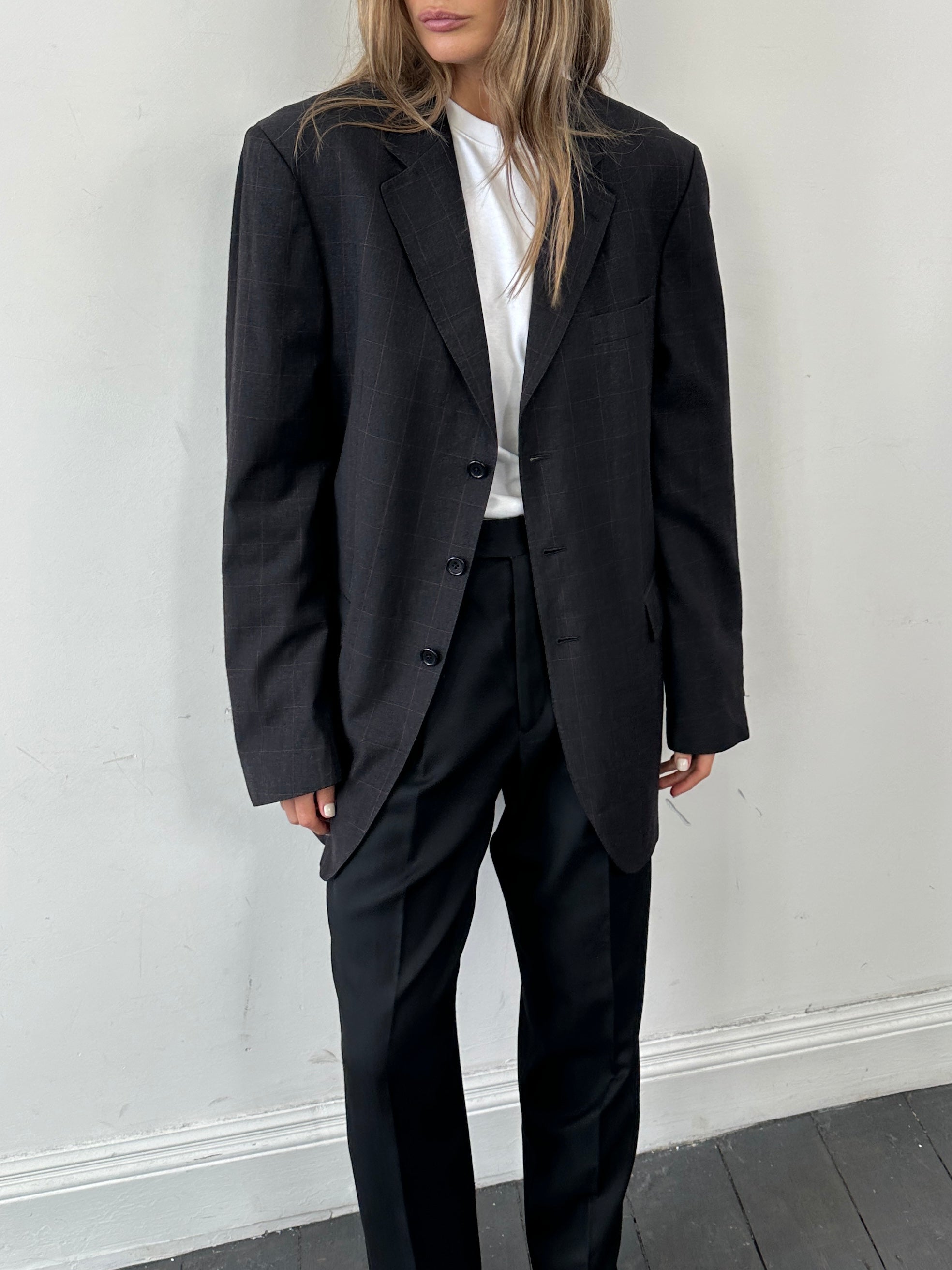 Aquascutum check pure wool single-breasted blazer in size 42L, tailored fit with classic pattern and structured lapel.