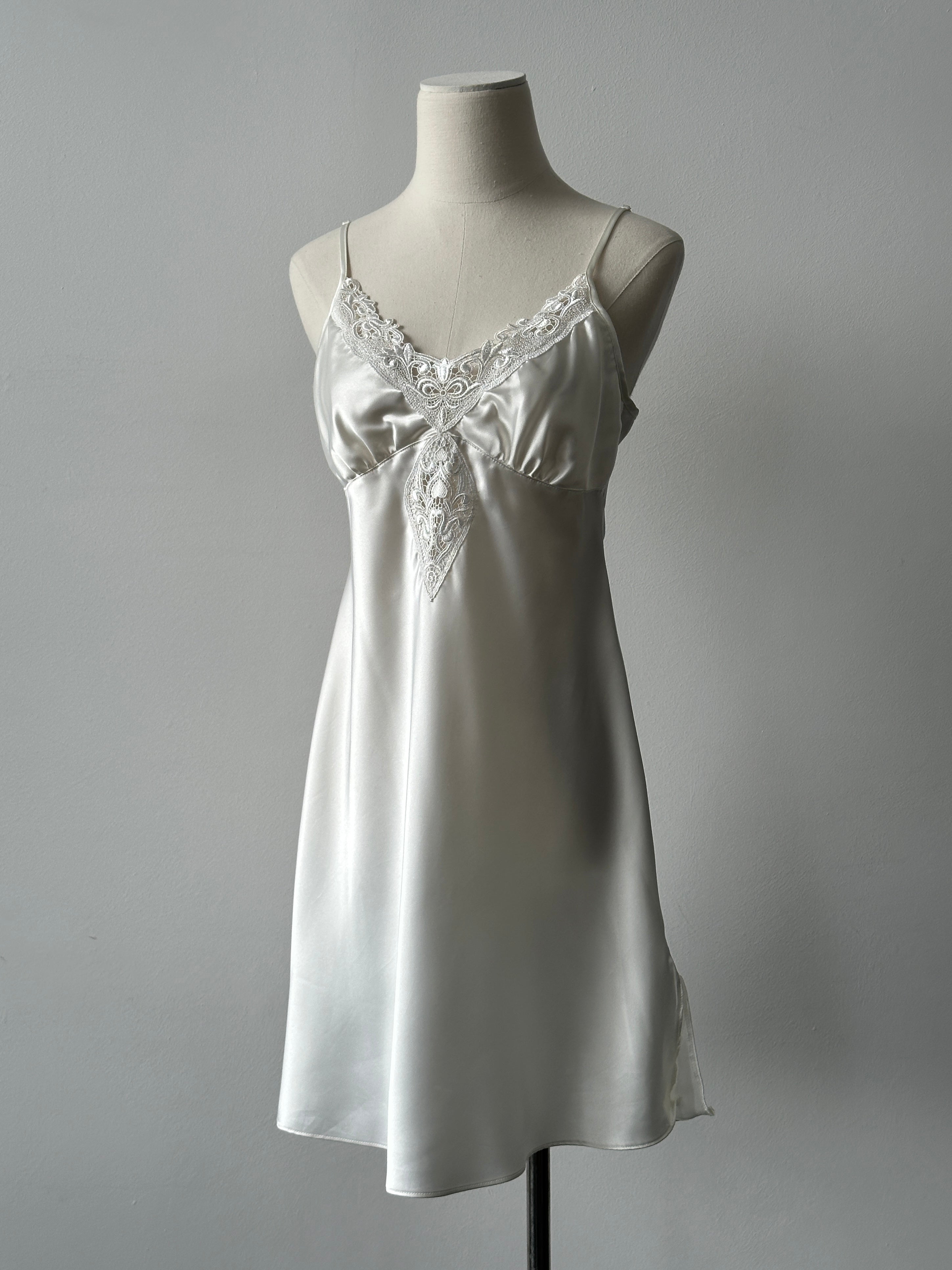 Vintage 2000s Sain Lace Sleeveless Mini Slip Dress - S-M