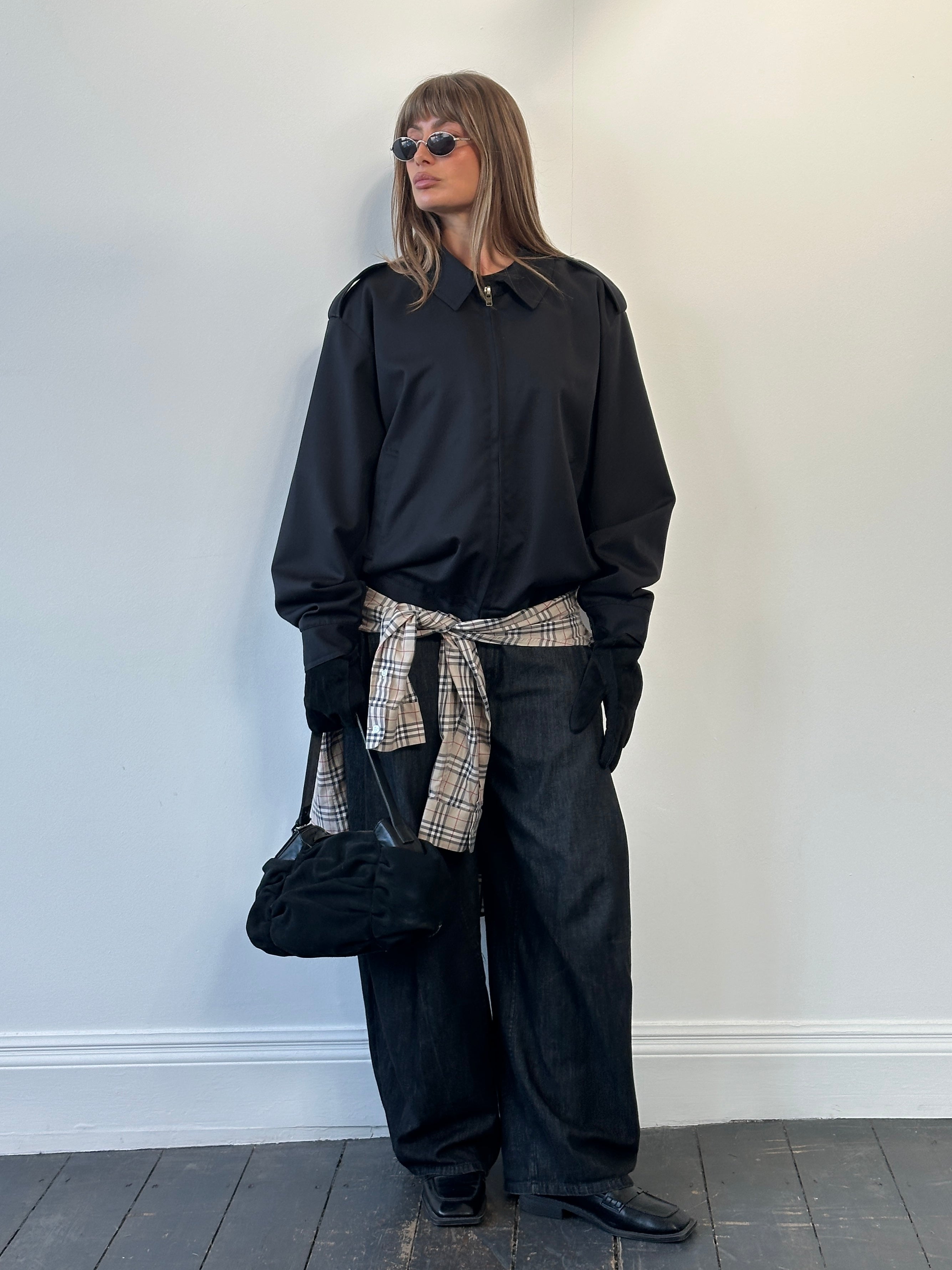 Vintage Italian 2000s pure wool bomber jacket in XL/XXL, featuring classic design and textured wool fabric.